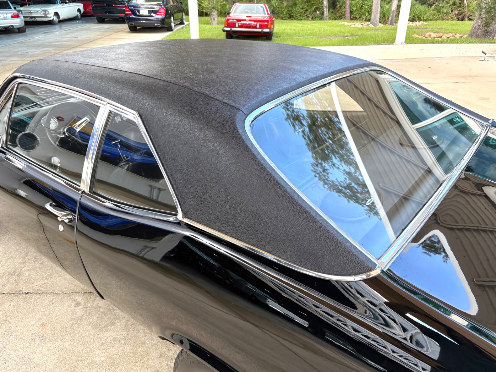 Vehicle photo 21