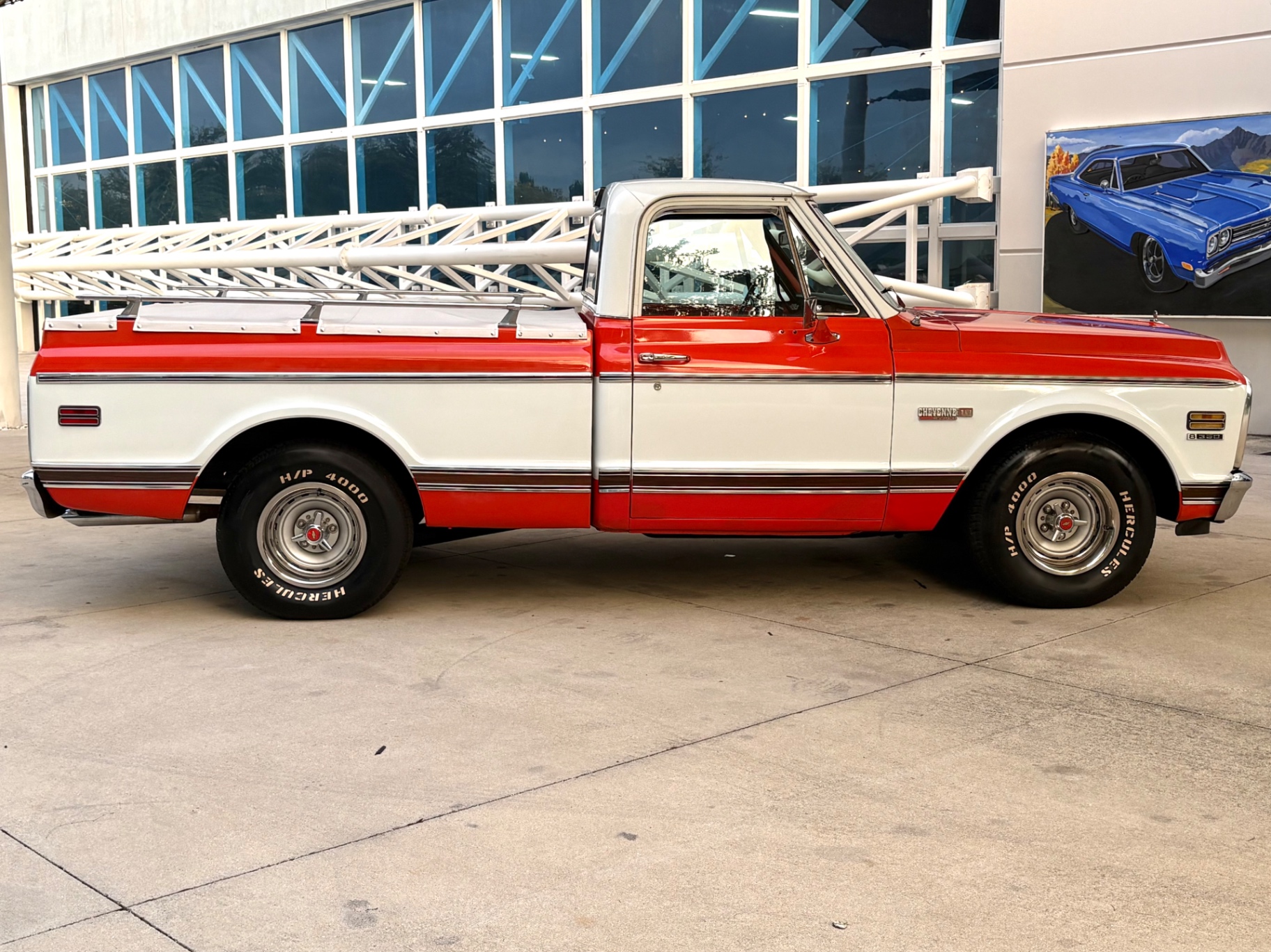 Vehicle photo 5