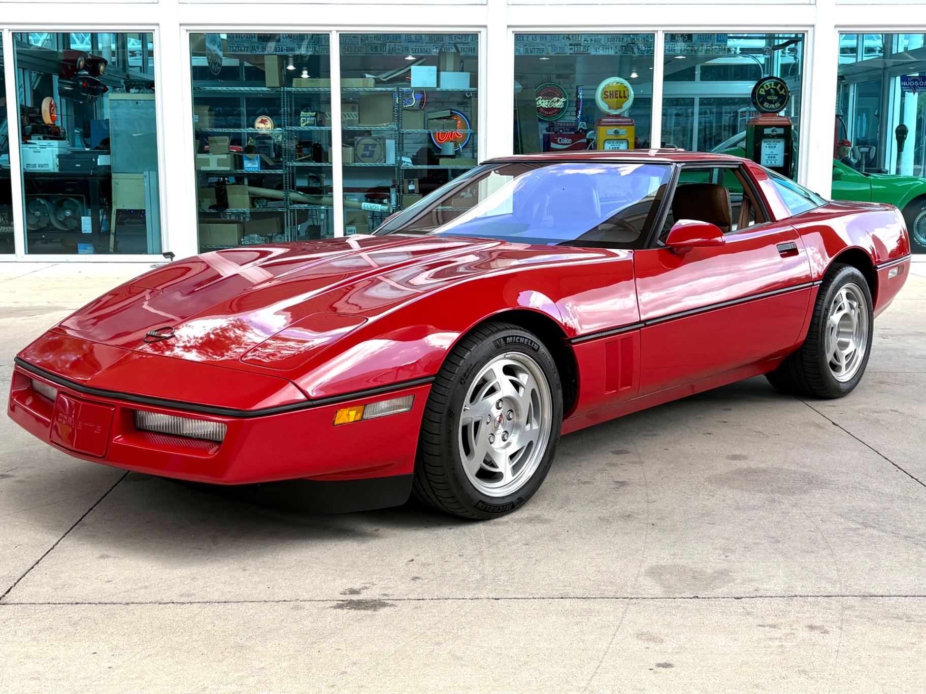 Vehicle photo 12