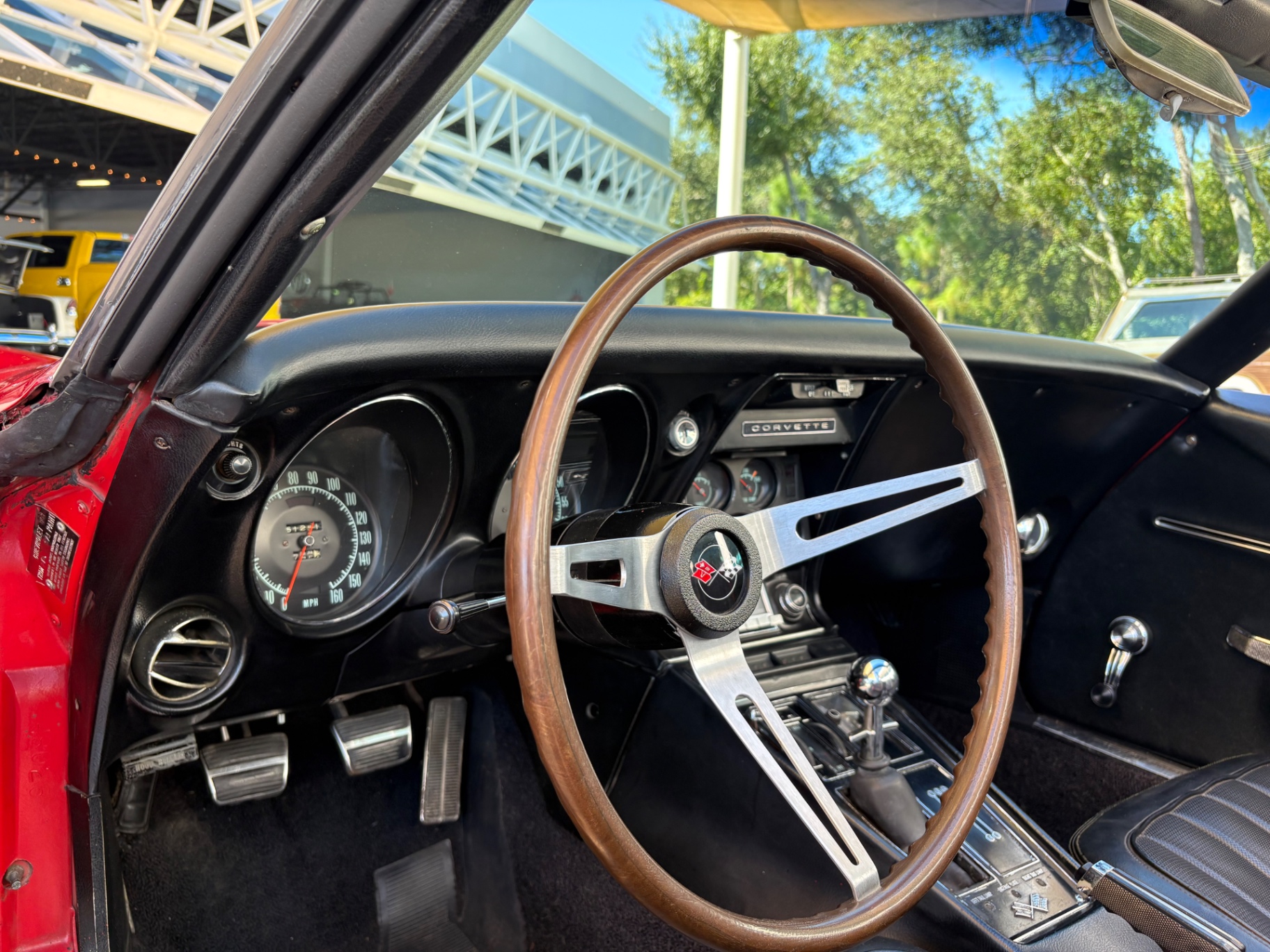 Vehicle photo 38