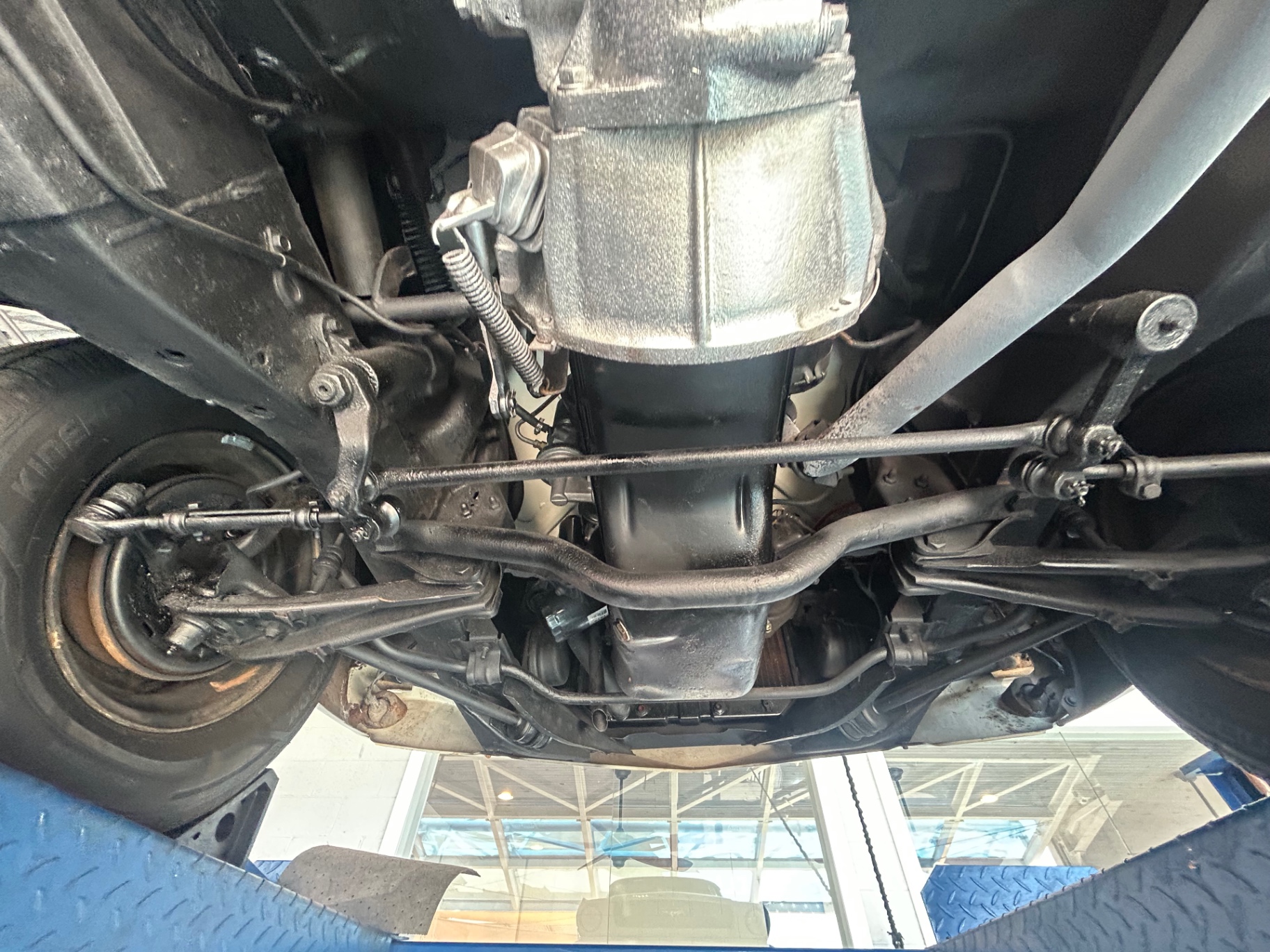 Vehicle photo 35