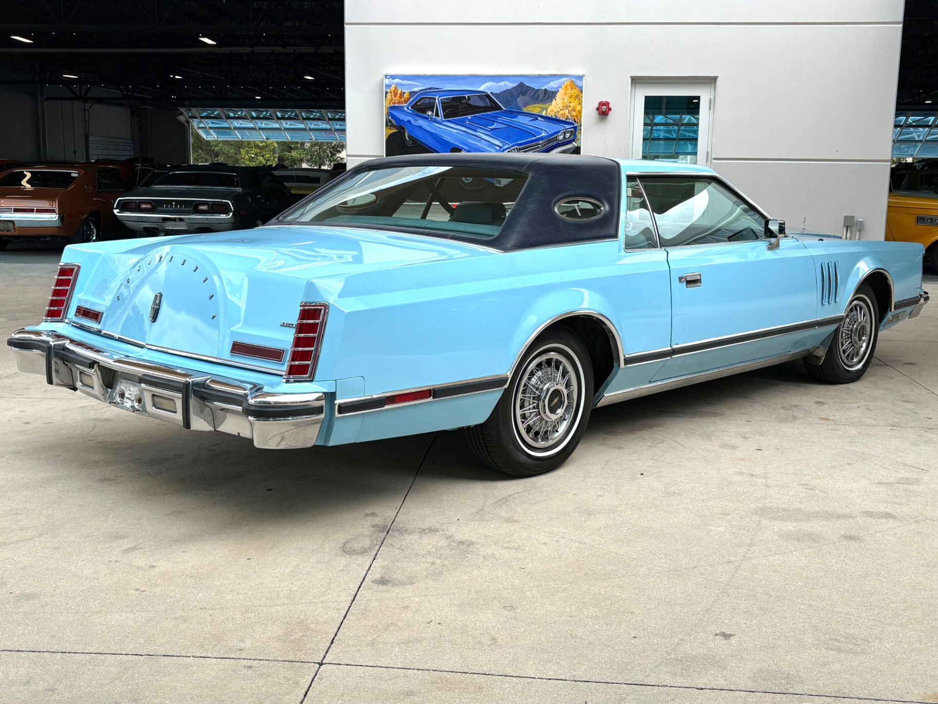 Vehicle photo 6
