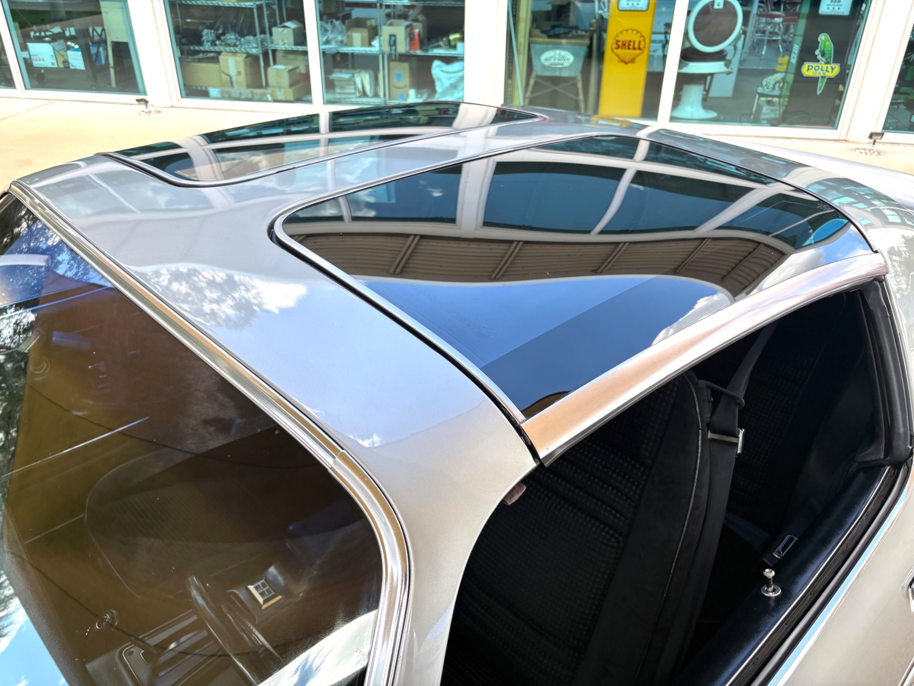 Vehicle photo 22