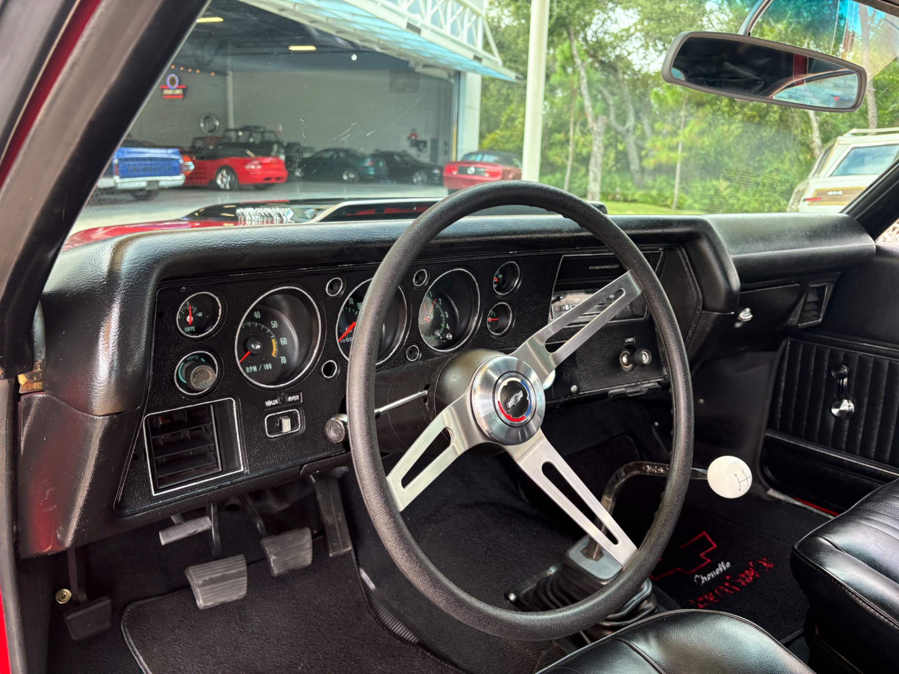Vehicle photo 36