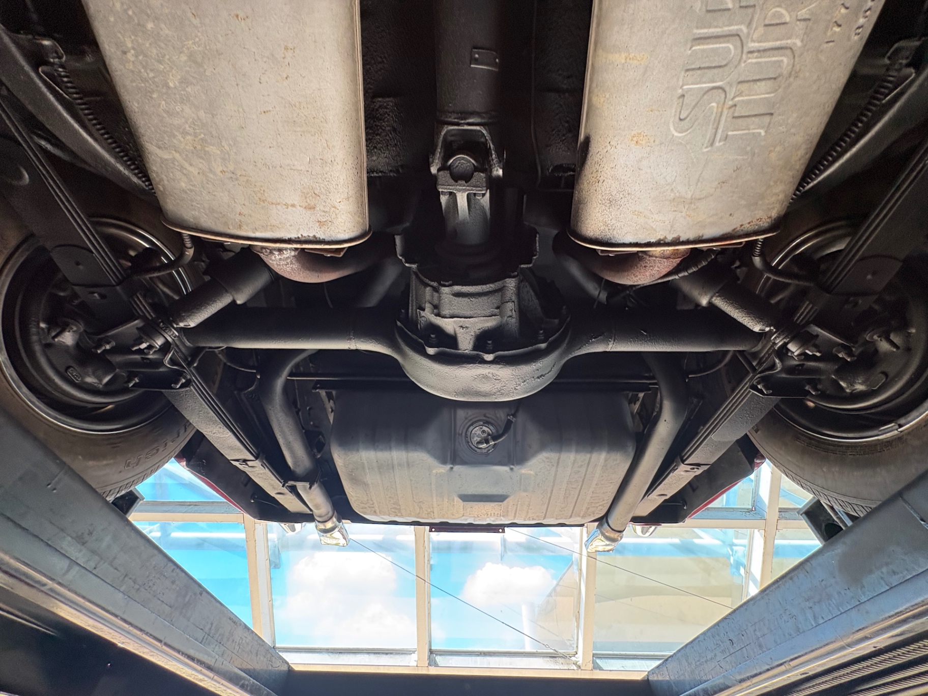 Vehicle photo 59
