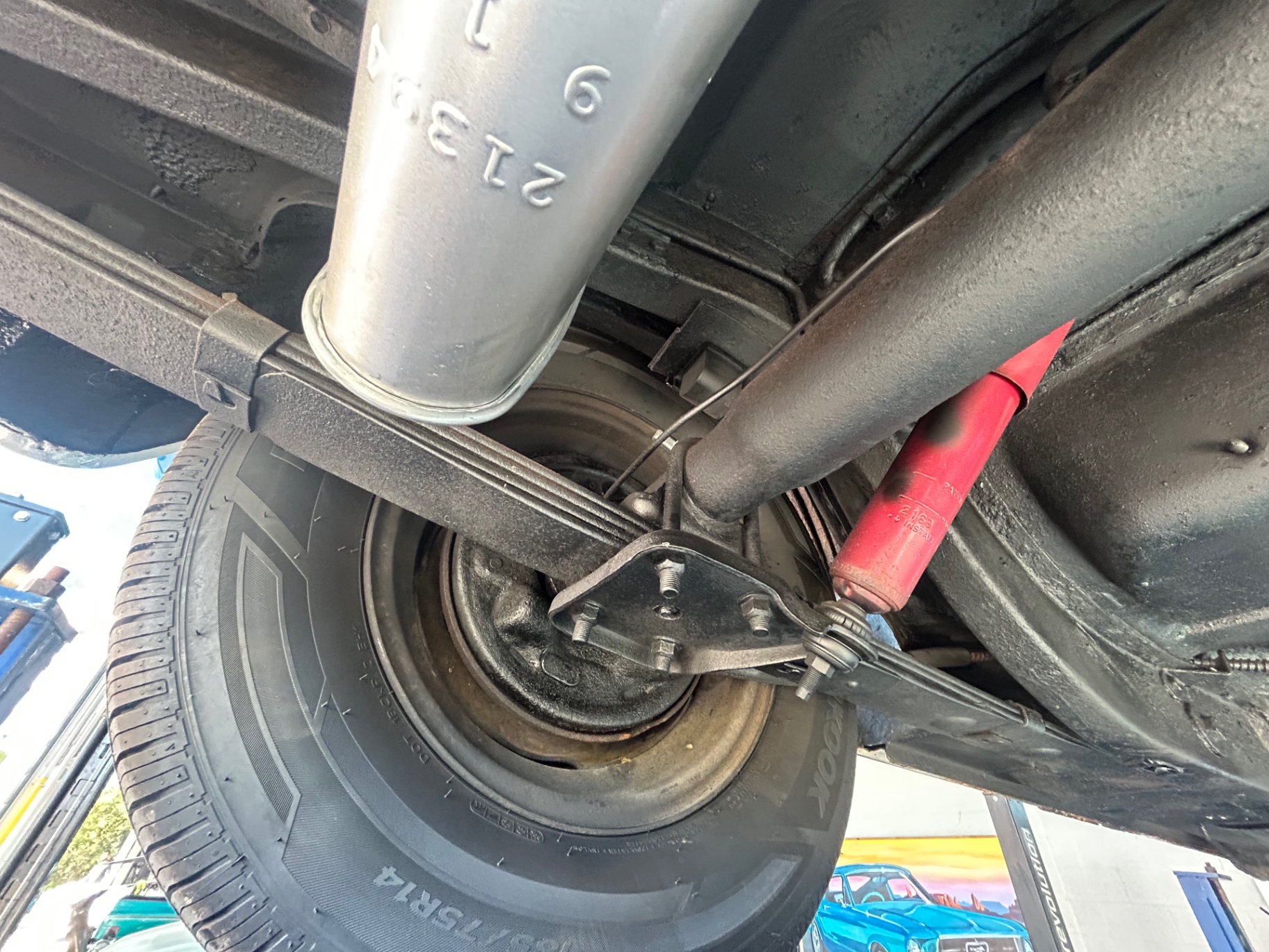 Vehicle photo 31