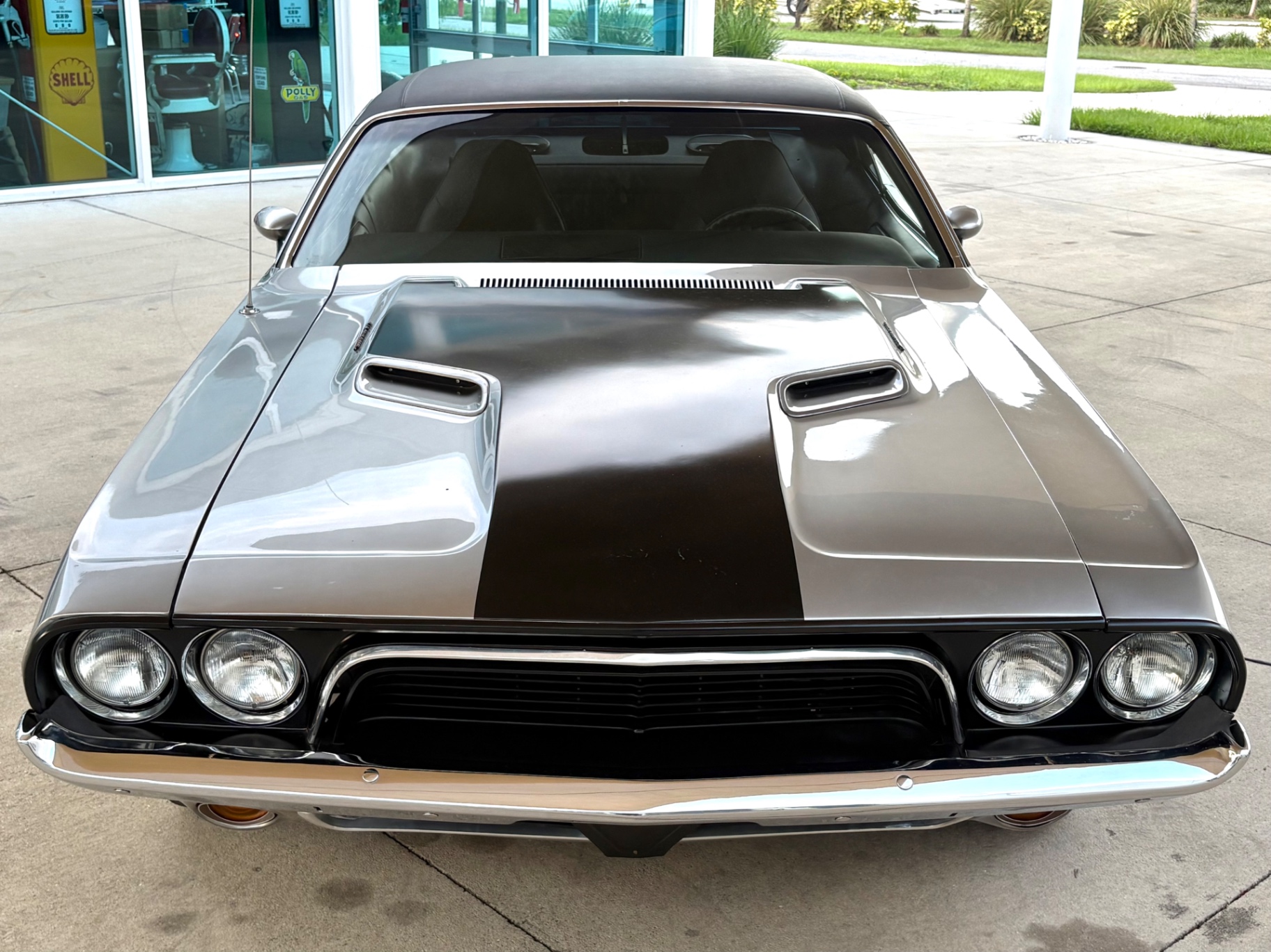 Vehicle photo 3