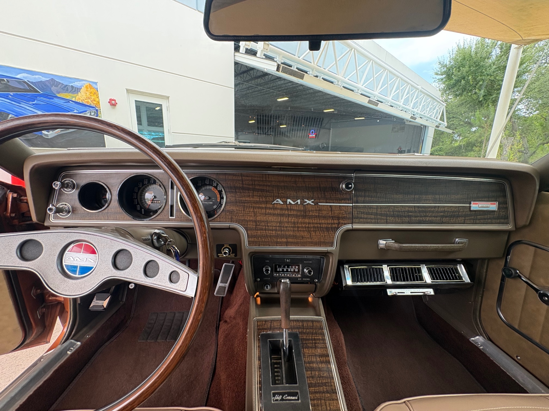 Vehicle photo 36