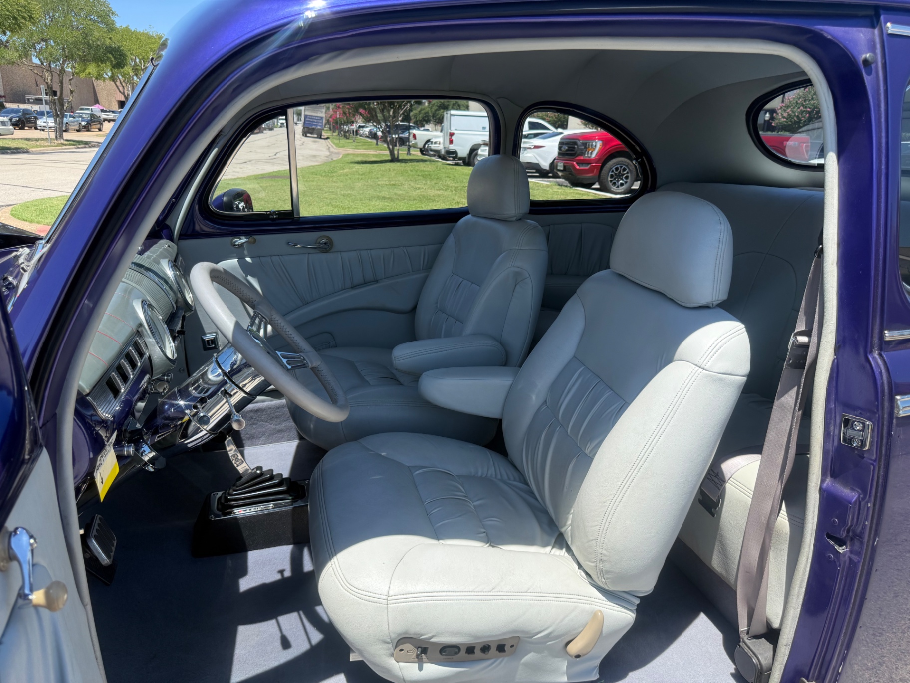 Vehicle photo 20