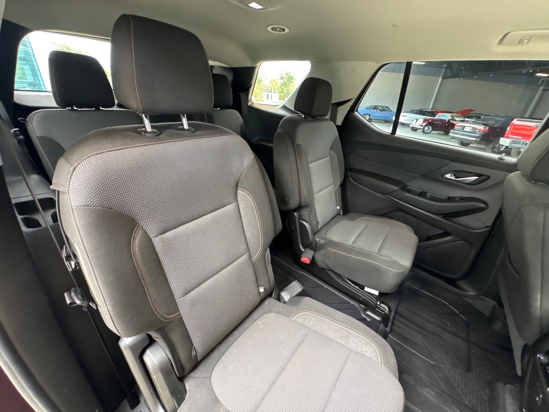 Vehicle photo 43