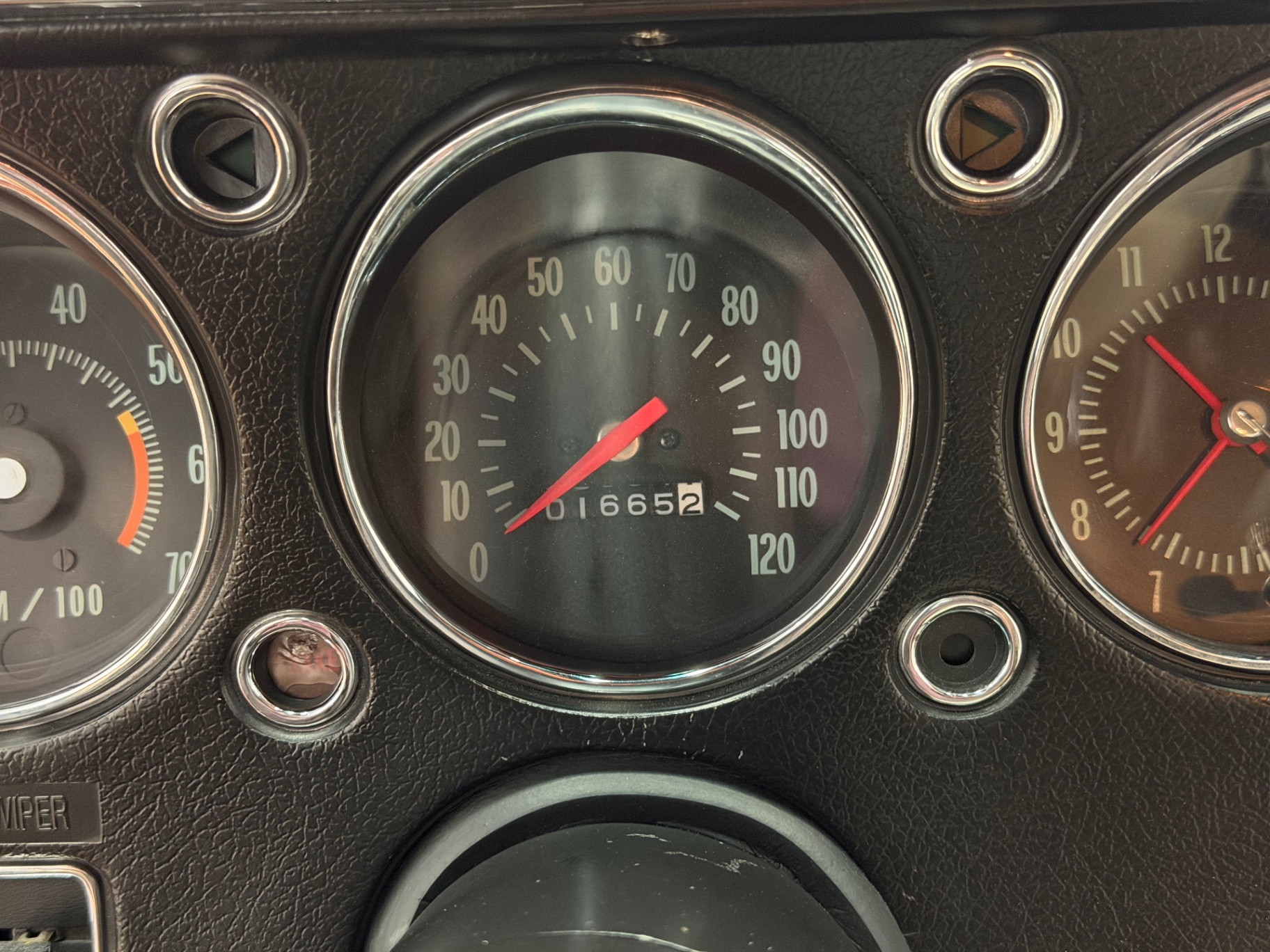 Vehicle photo 95