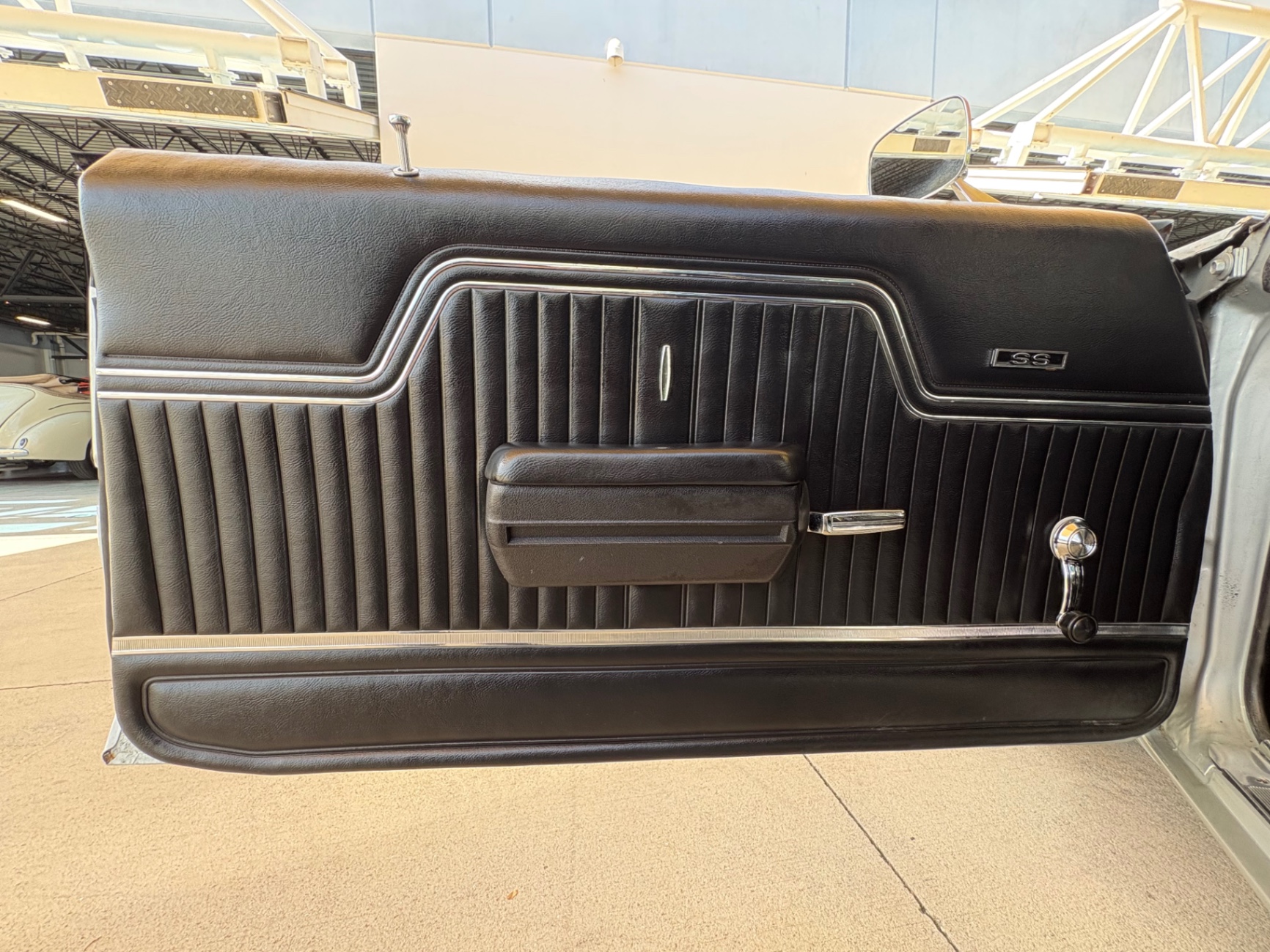 Vehicle photo 37