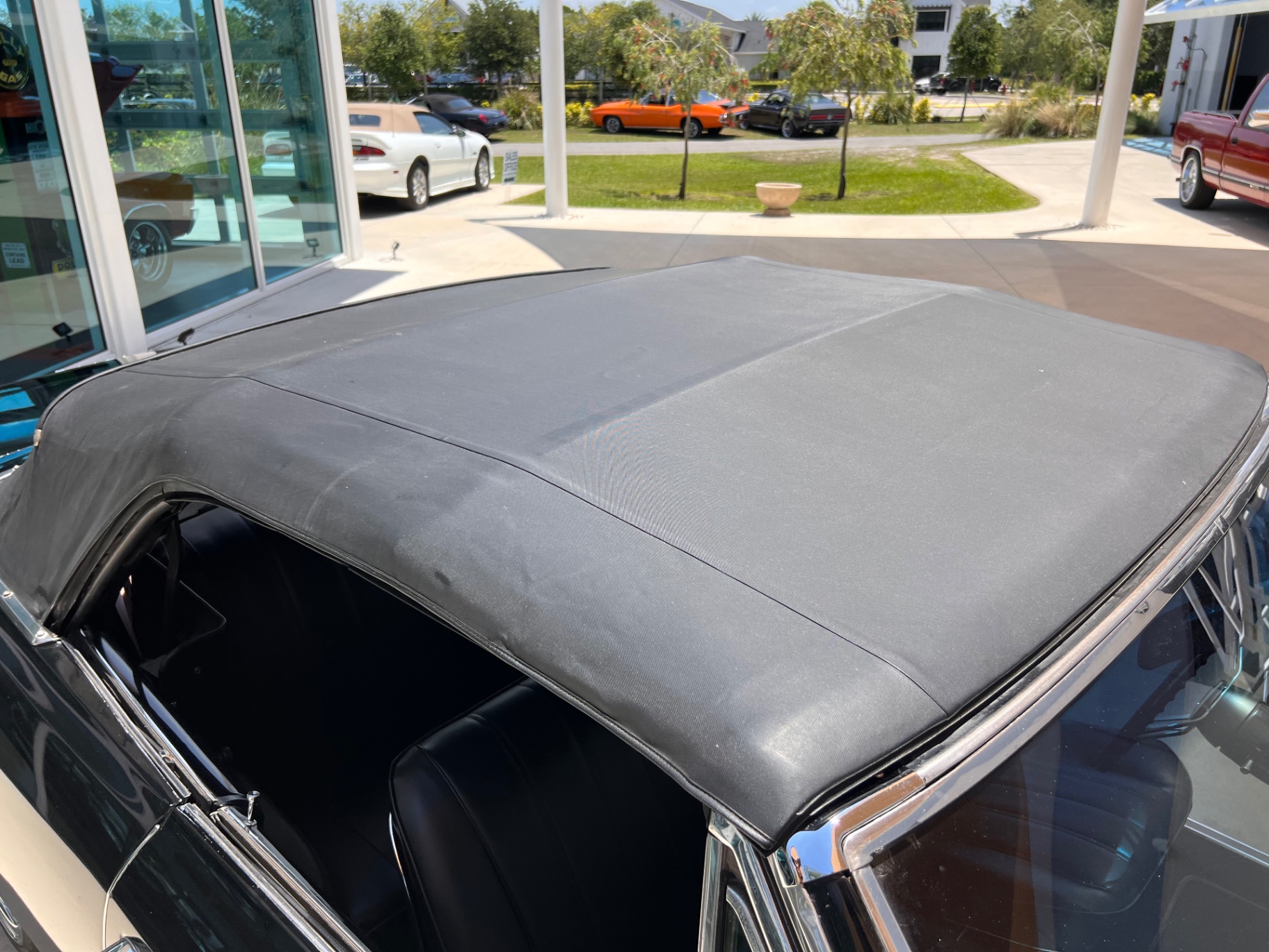 Vehicle photo 19