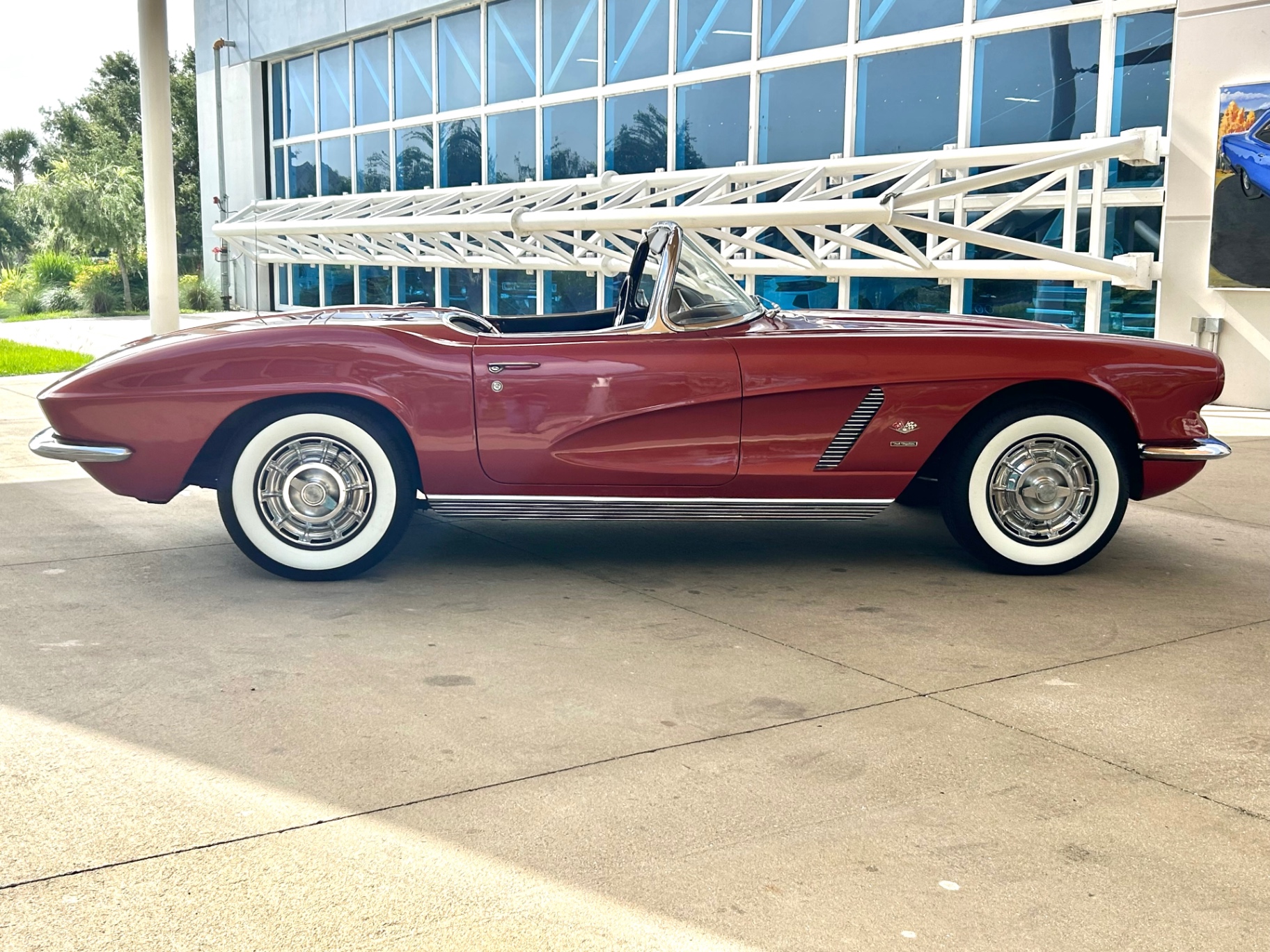 Vehicle photo 4