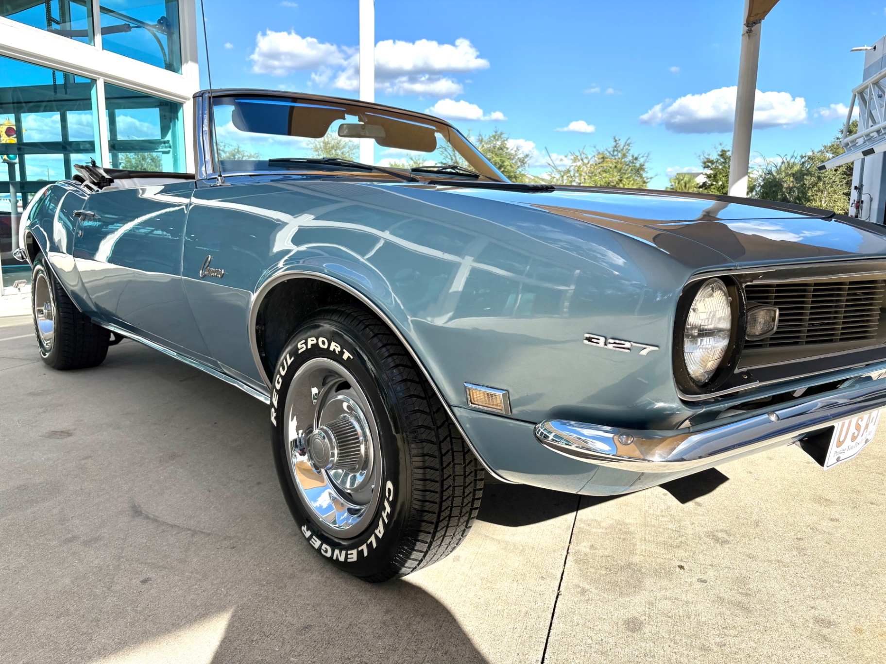 Vehicle photo 19