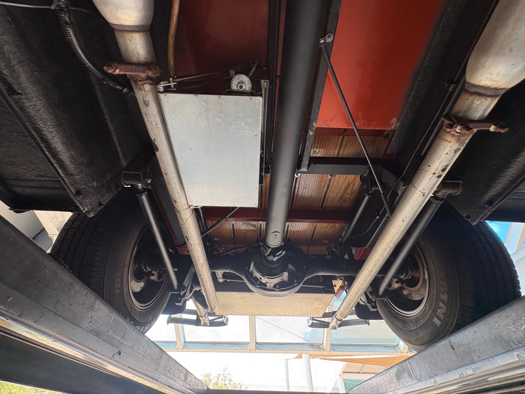 Vehicle photo 48