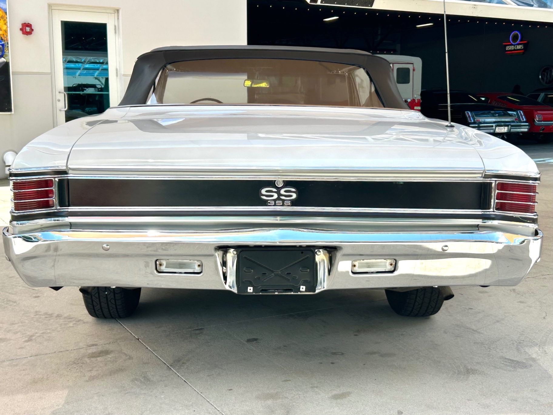 Vehicle photo 22