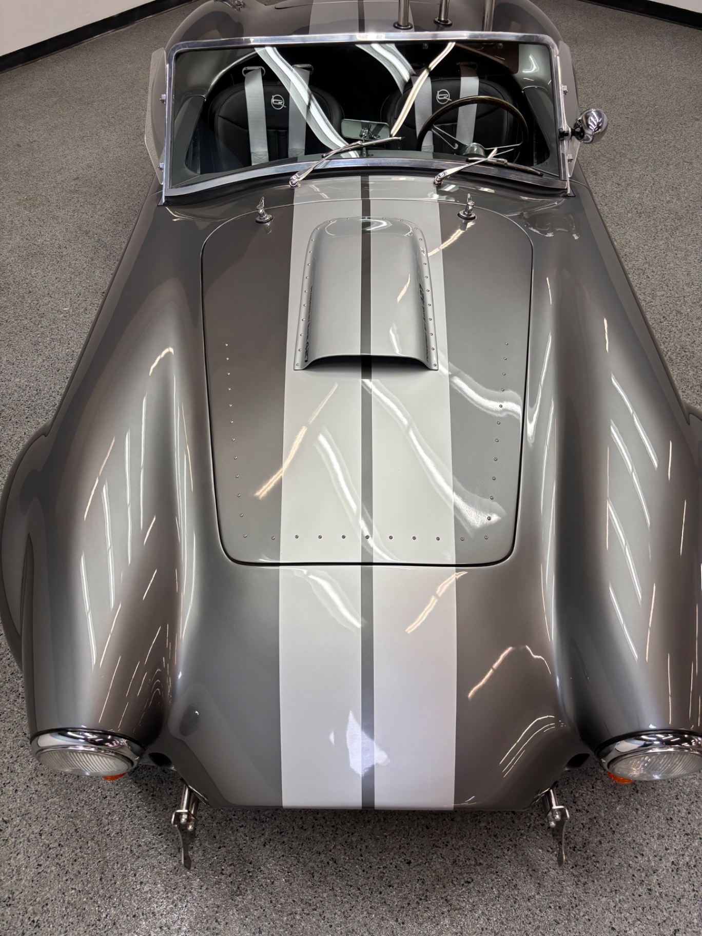 Vehicle photo 21