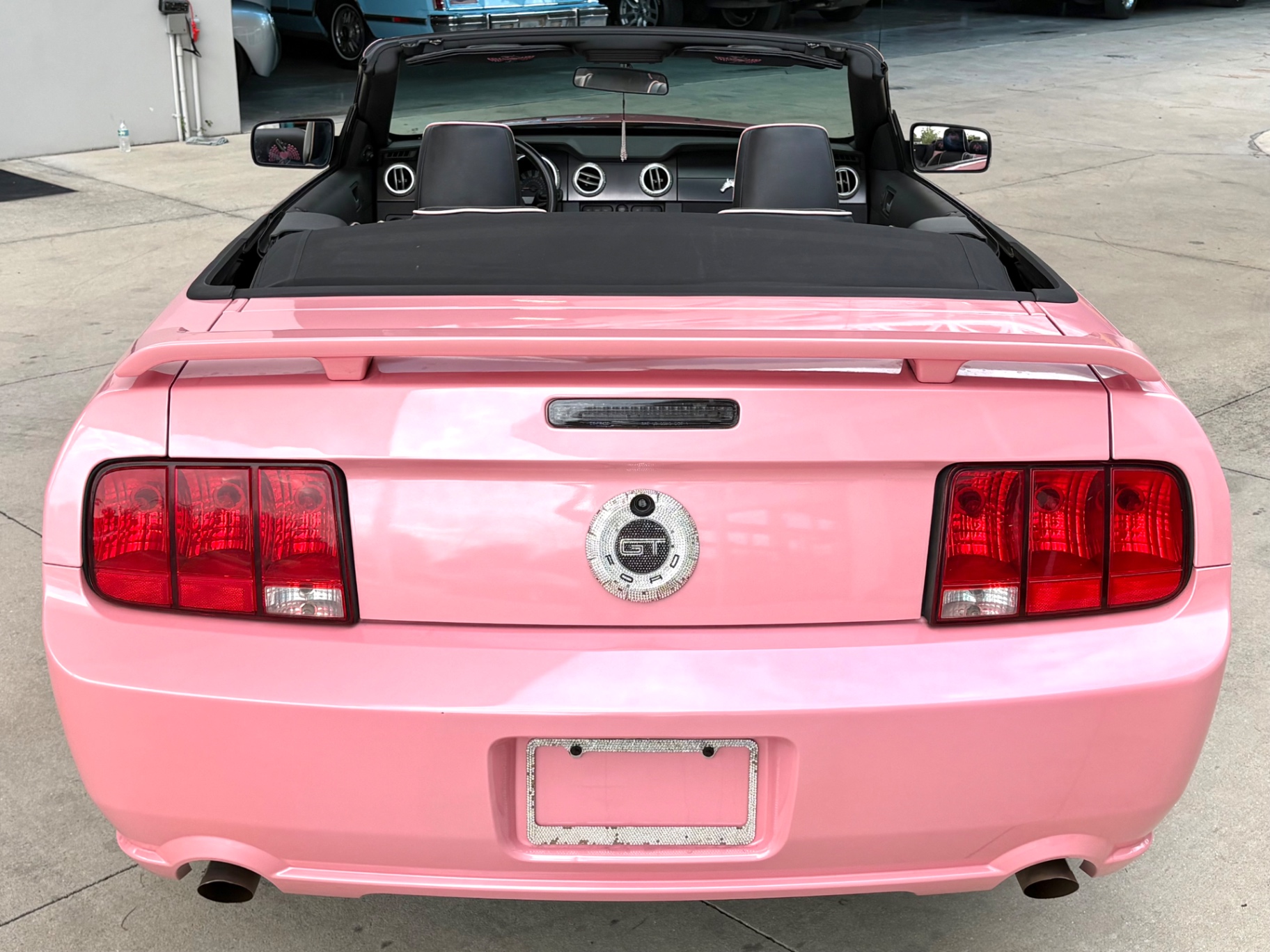 Vehicle photo 8