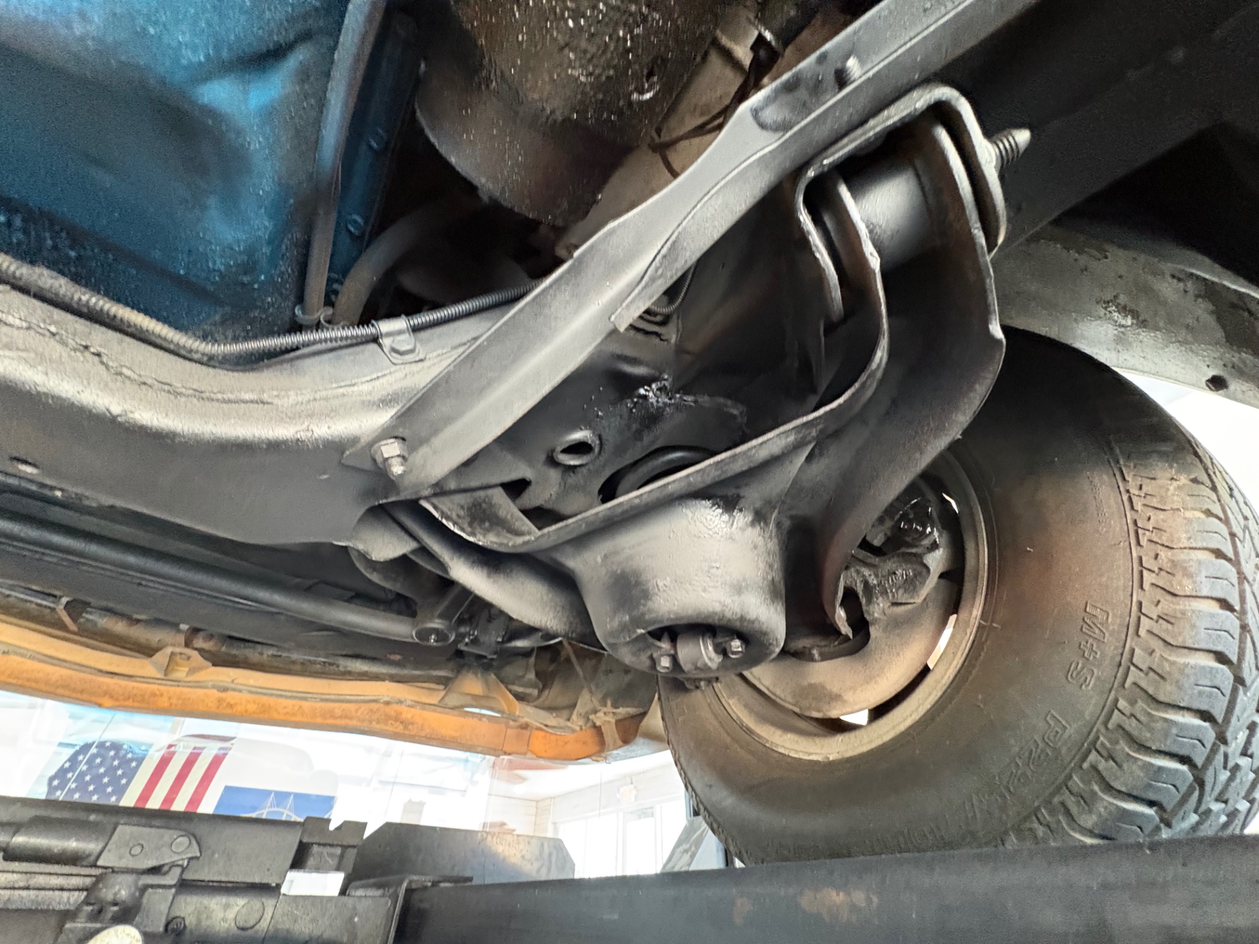 Vehicle photo 37