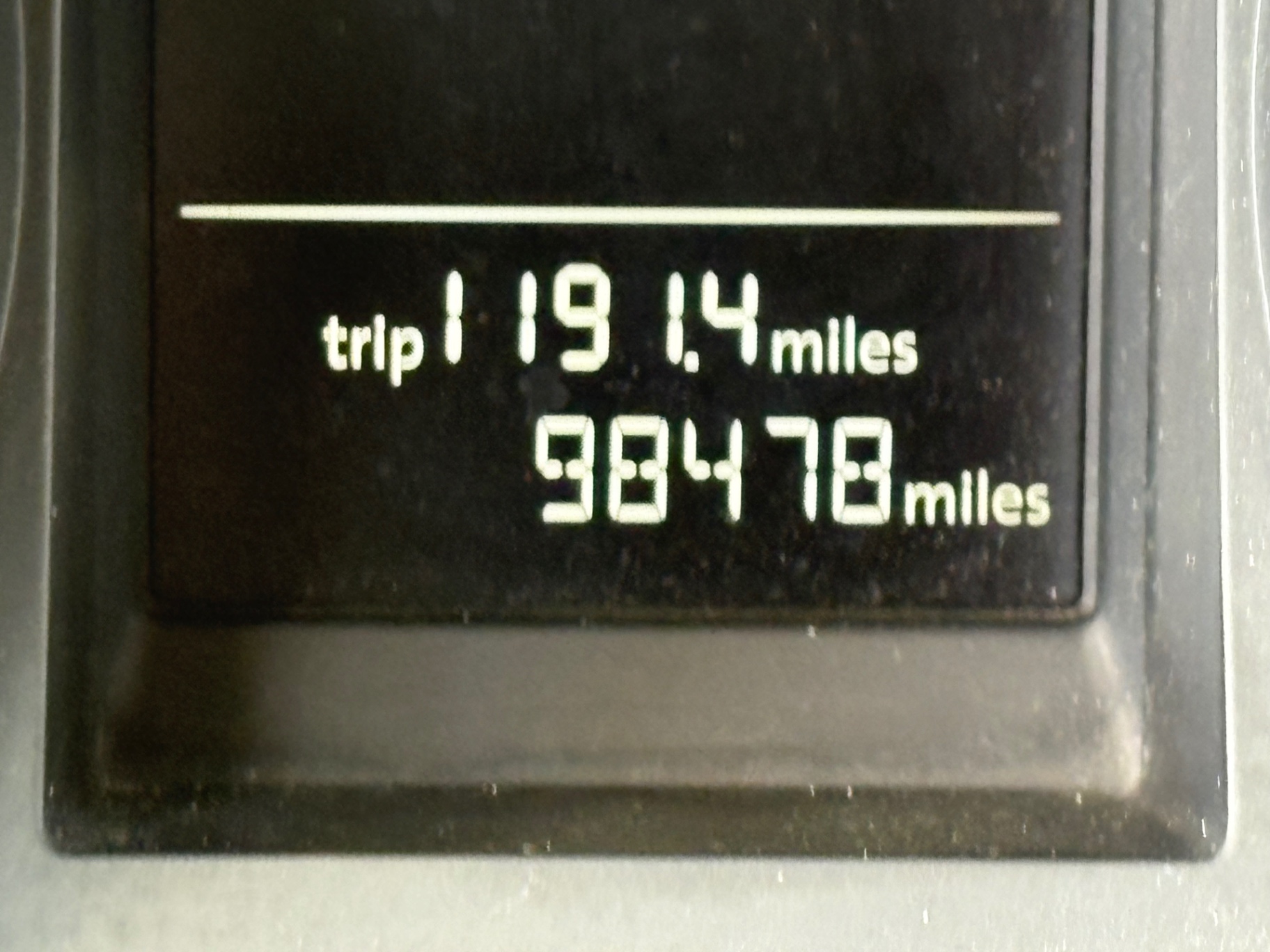 Vehicle photo 24