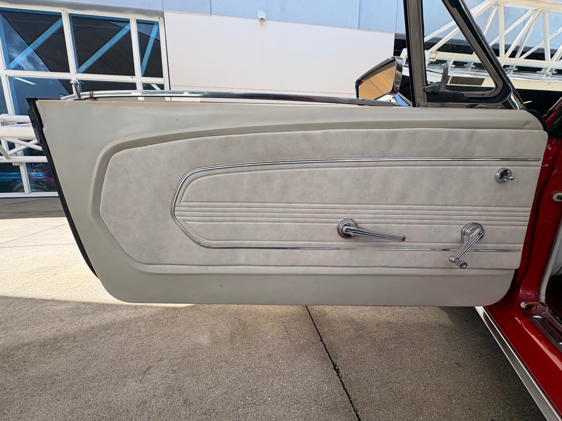 Vehicle photo 36