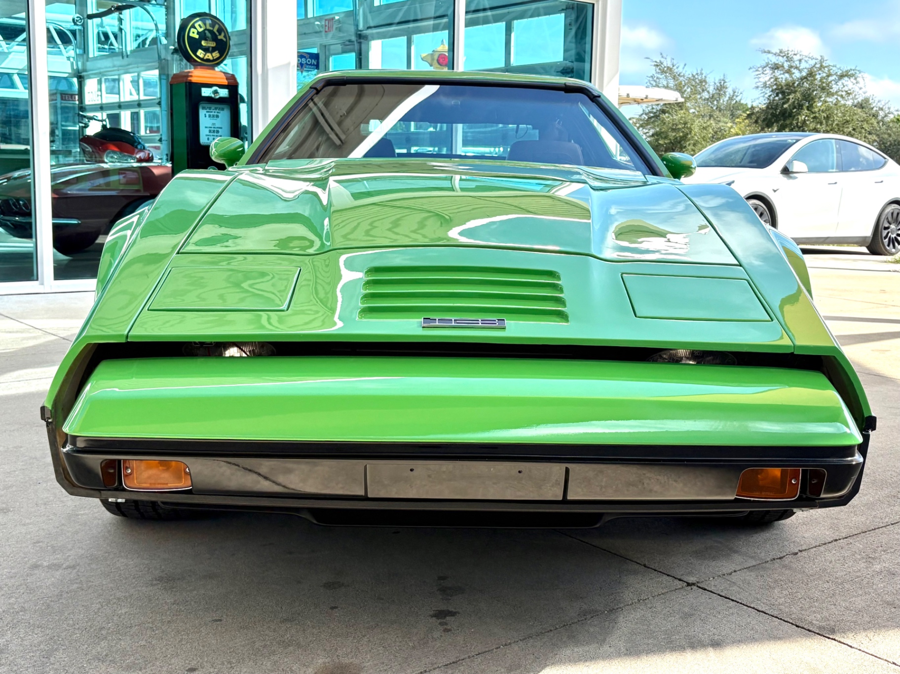 Vehicle photo 2