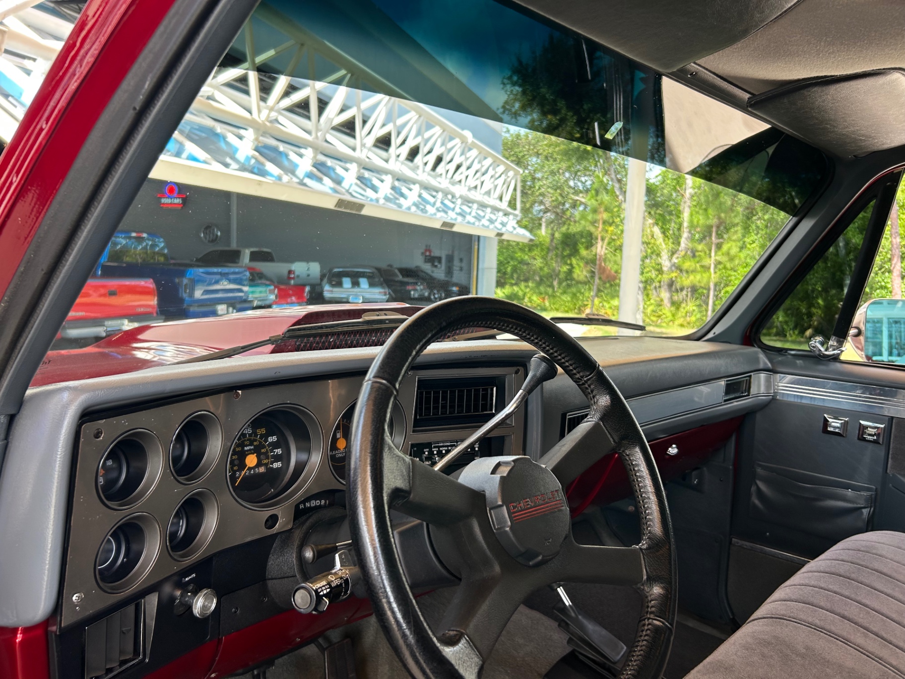 Vehicle photo 30