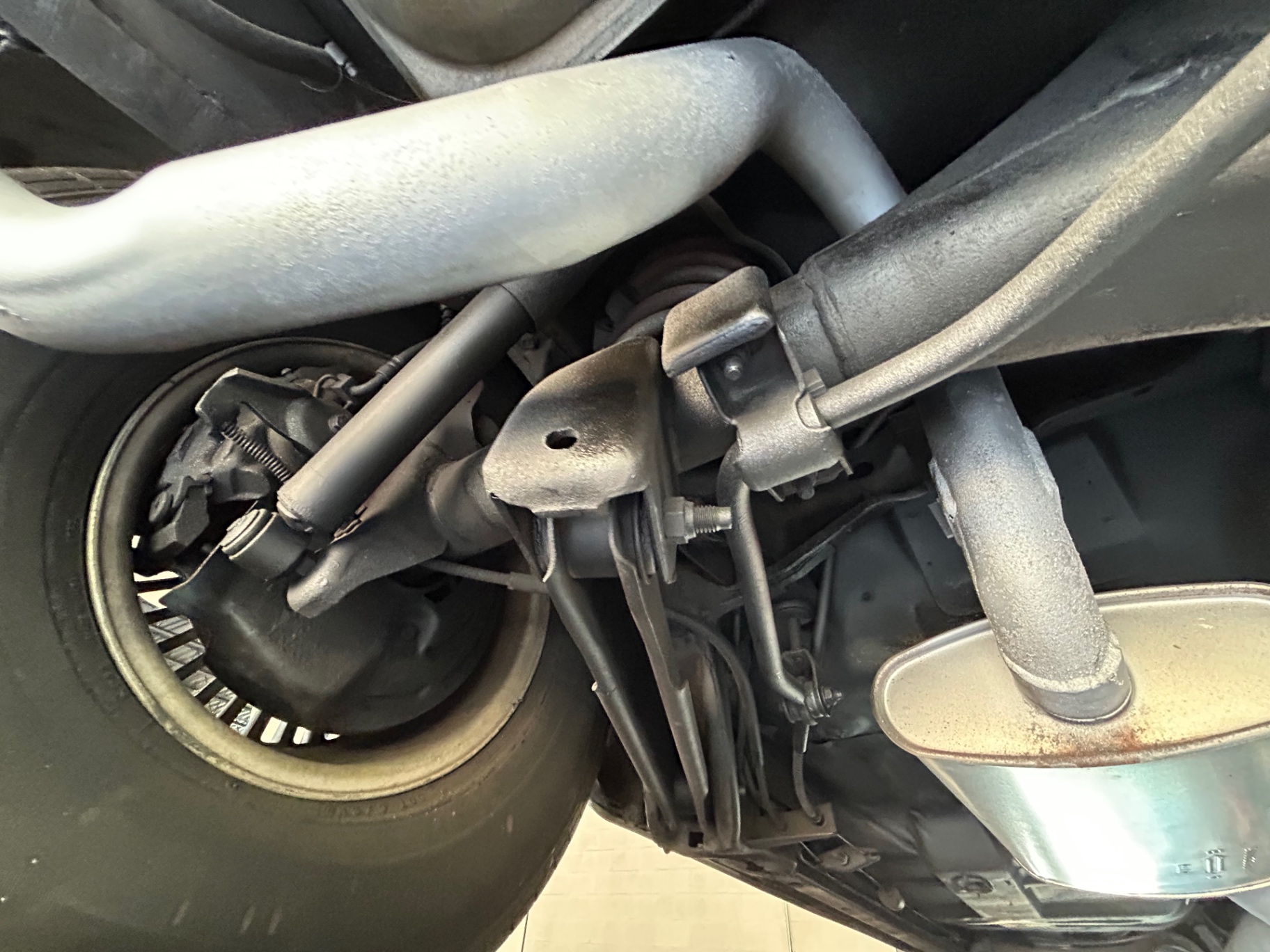 Vehicle photo 27