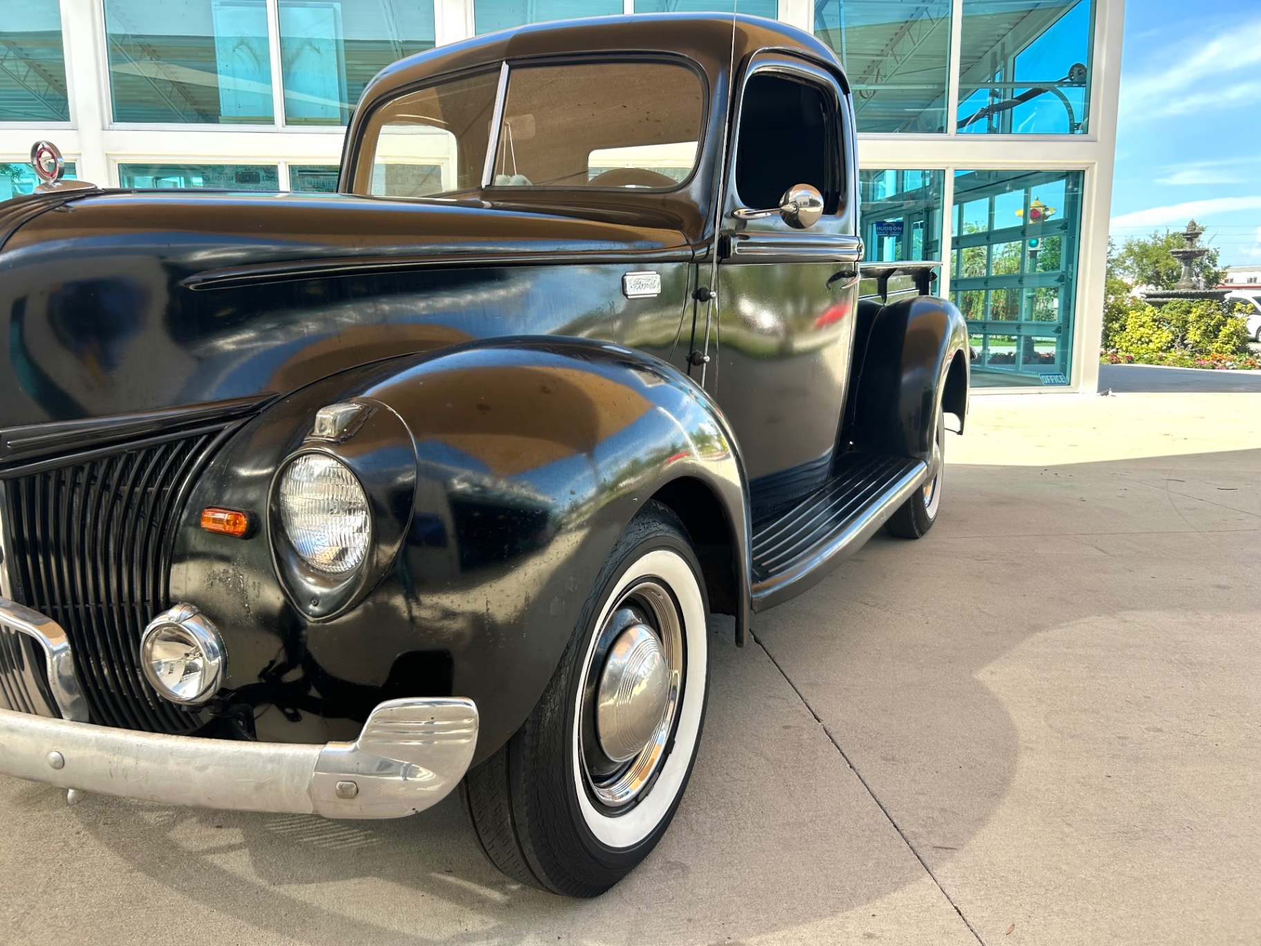 Vehicle photo 11