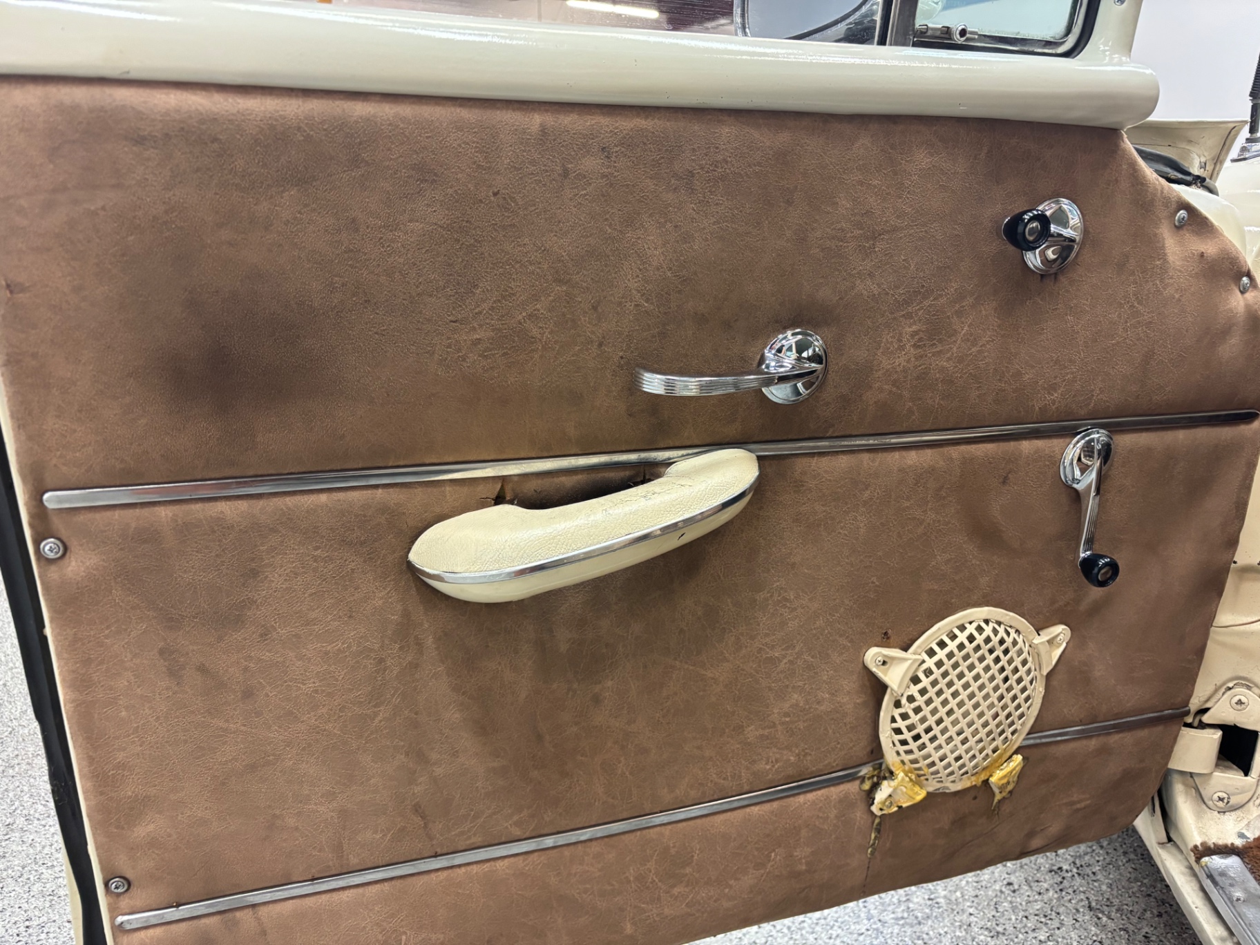 Vehicle photo 20