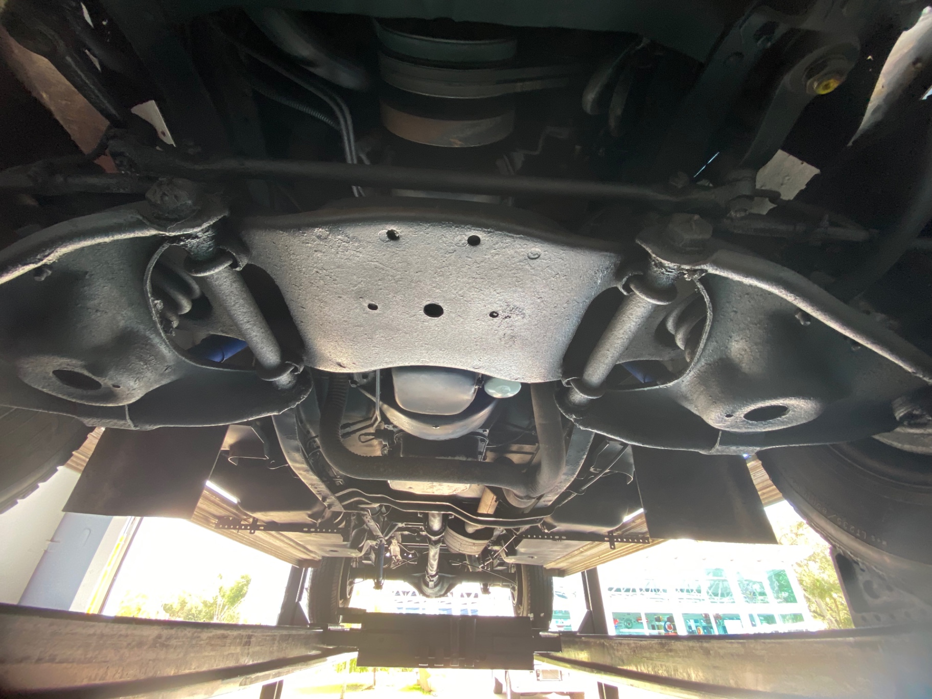 Vehicle photo 31