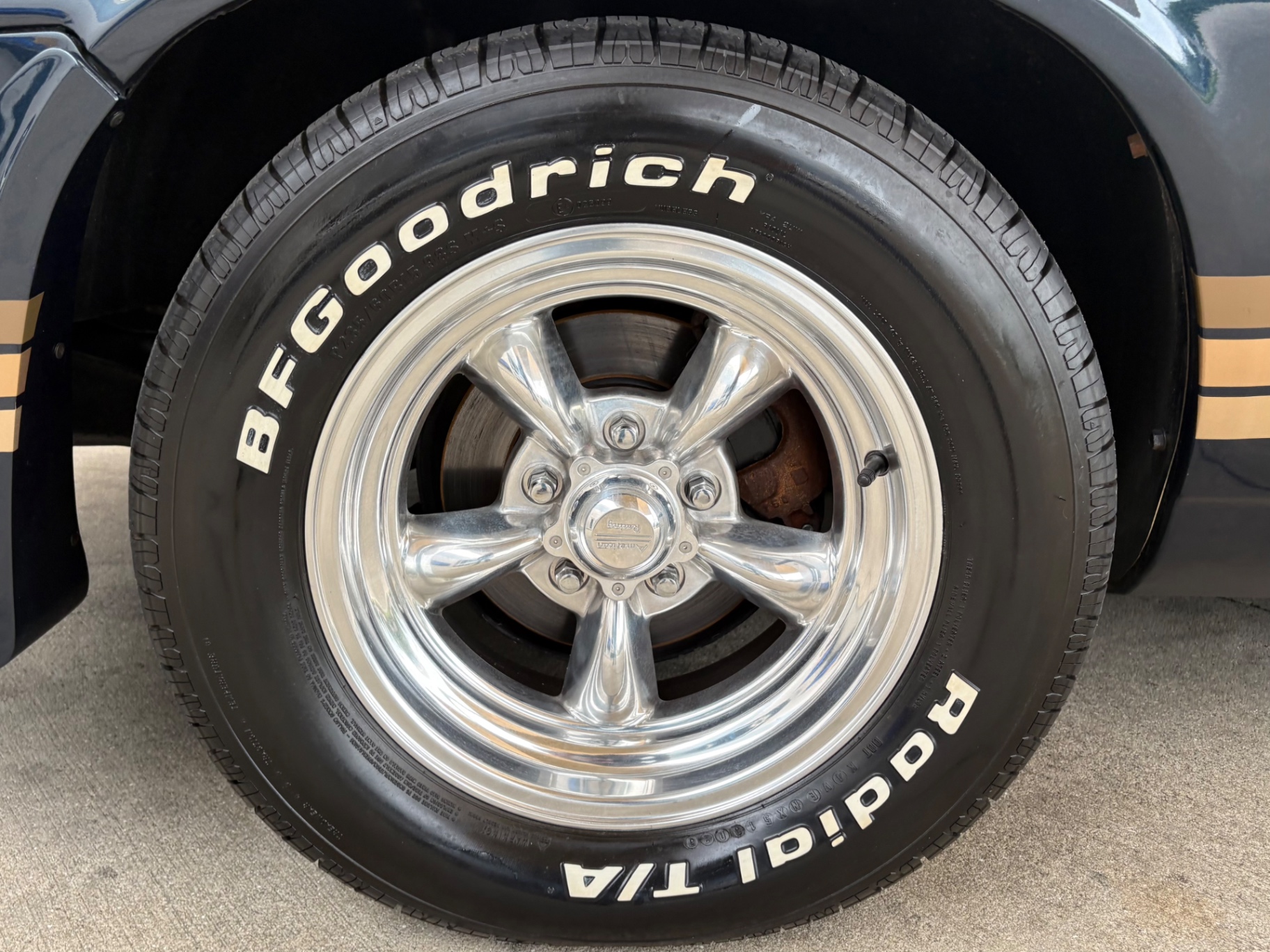 Vehicle photo 21