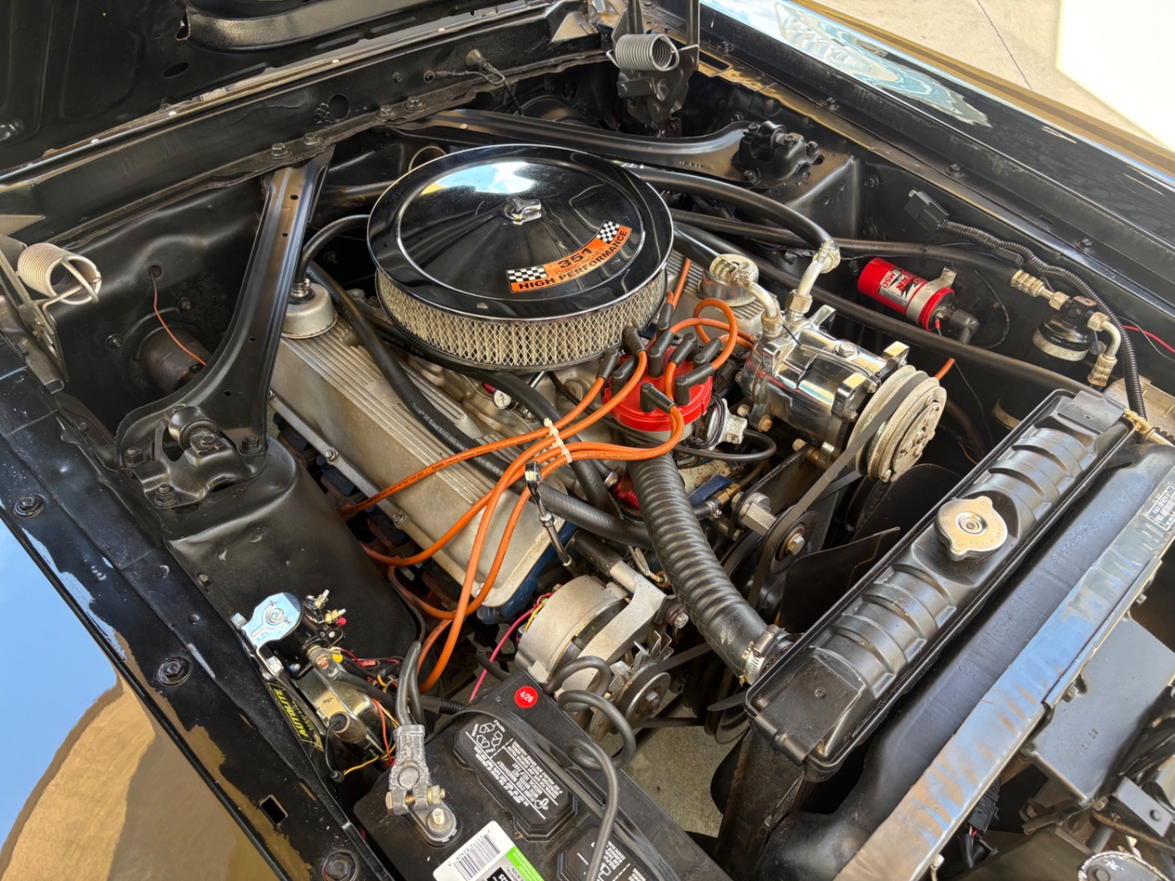 Vehicle photo 26
