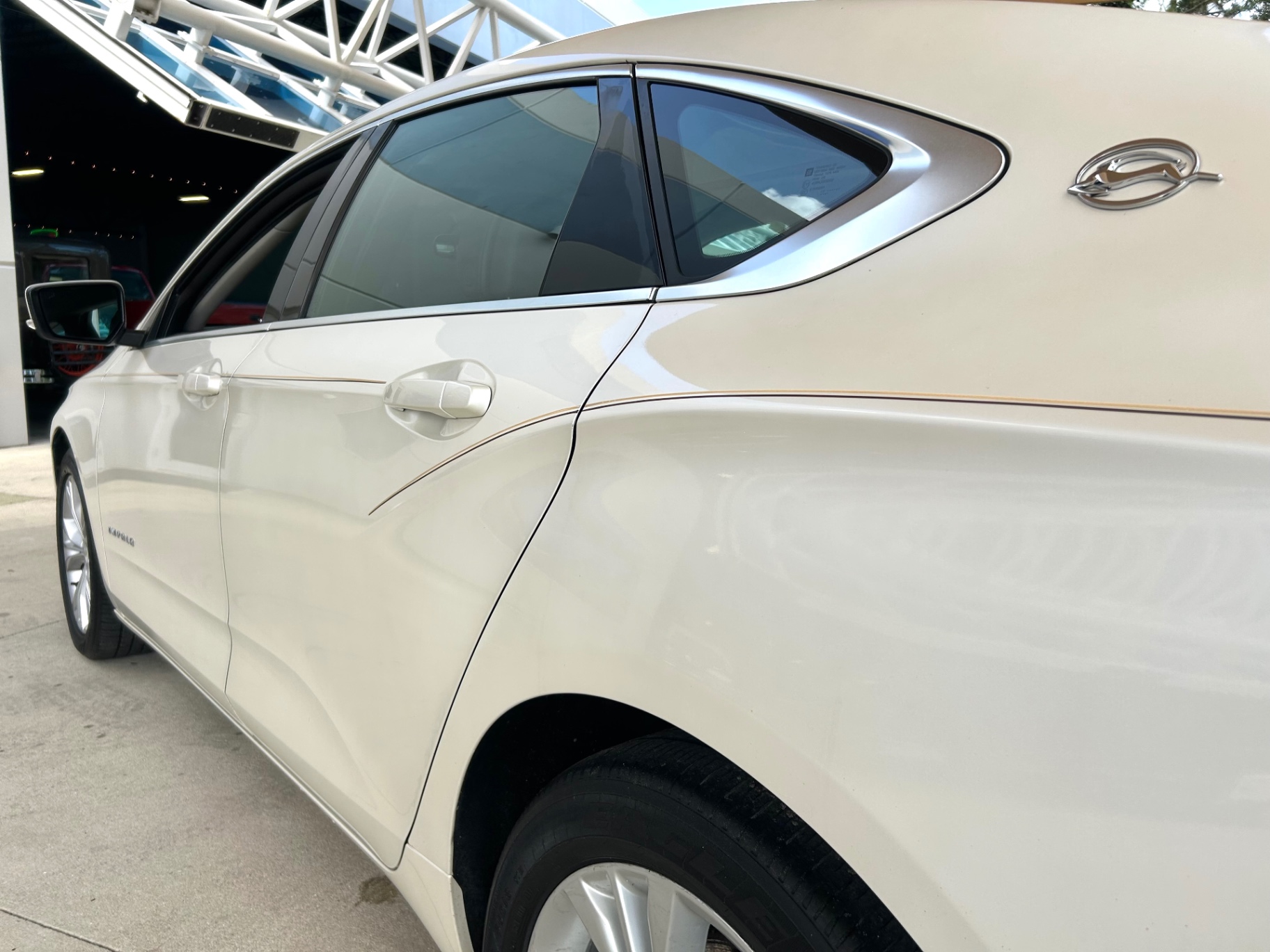 Vehicle photo 12
