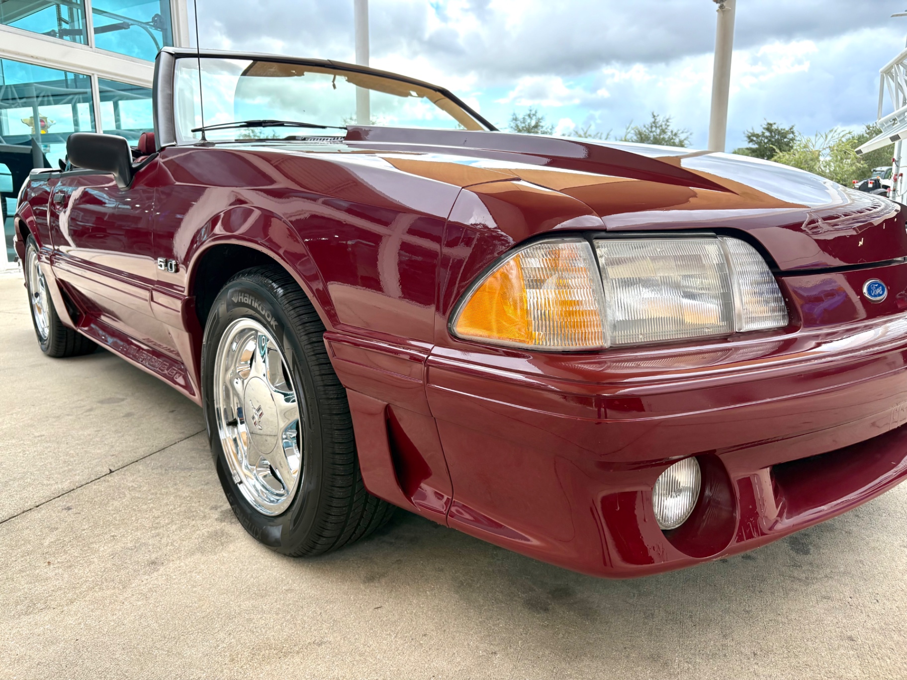 Vehicle photo 18