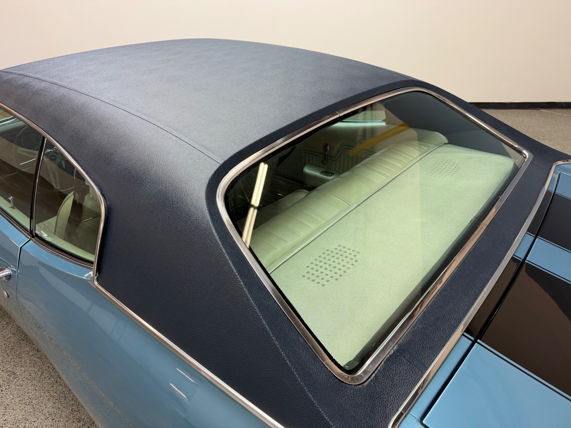 Vehicle photo 55