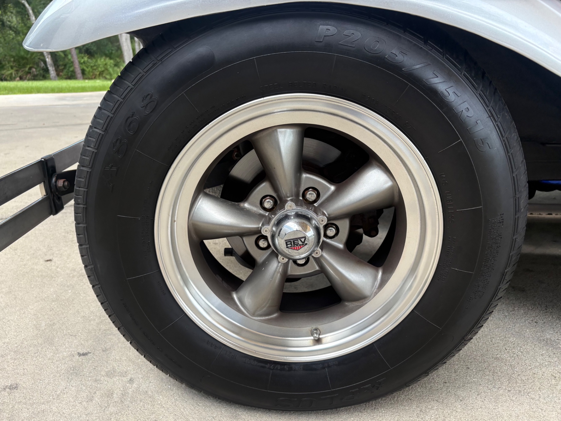 Vehicle photo 21