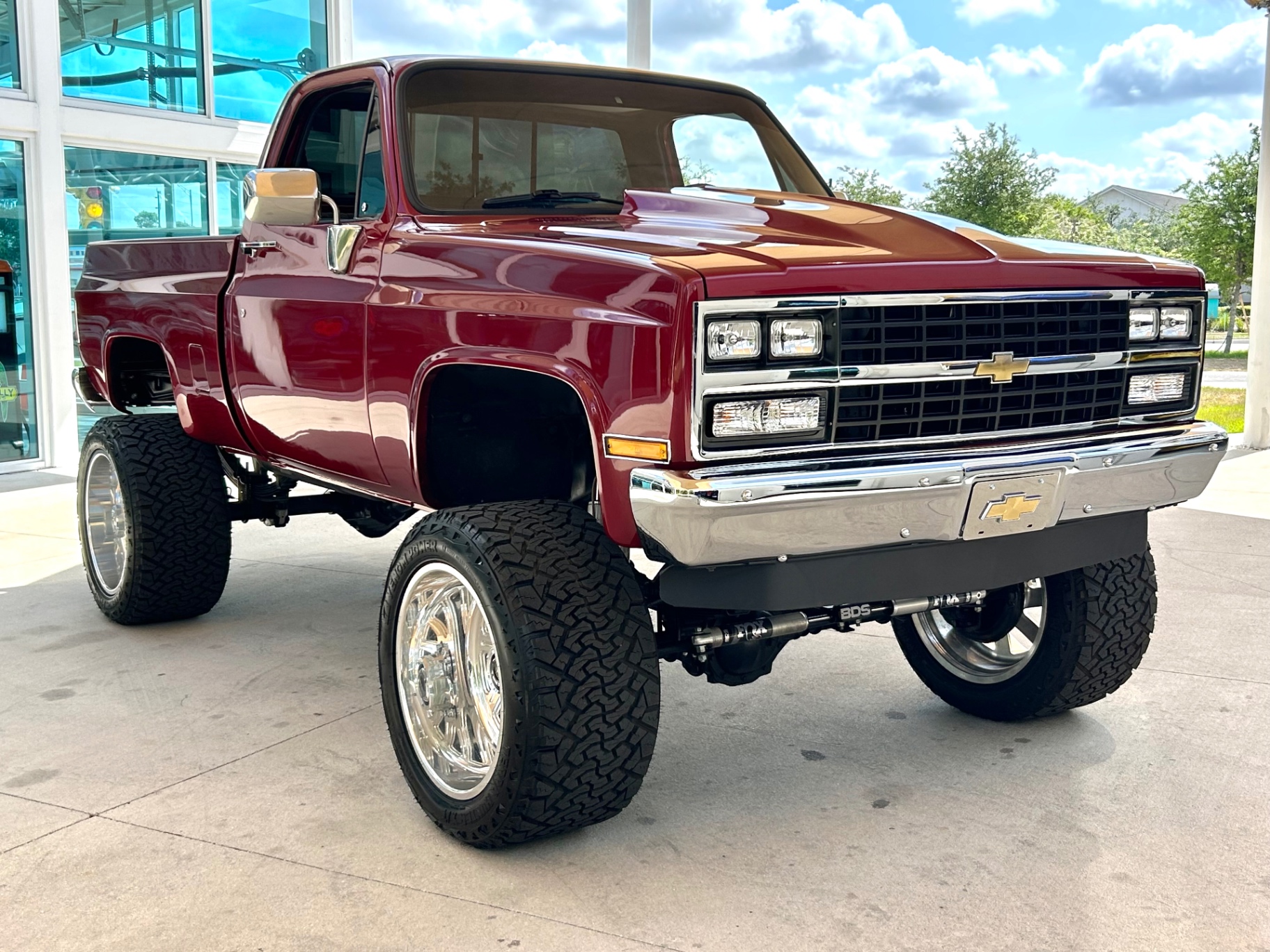 Vehicle photo 3