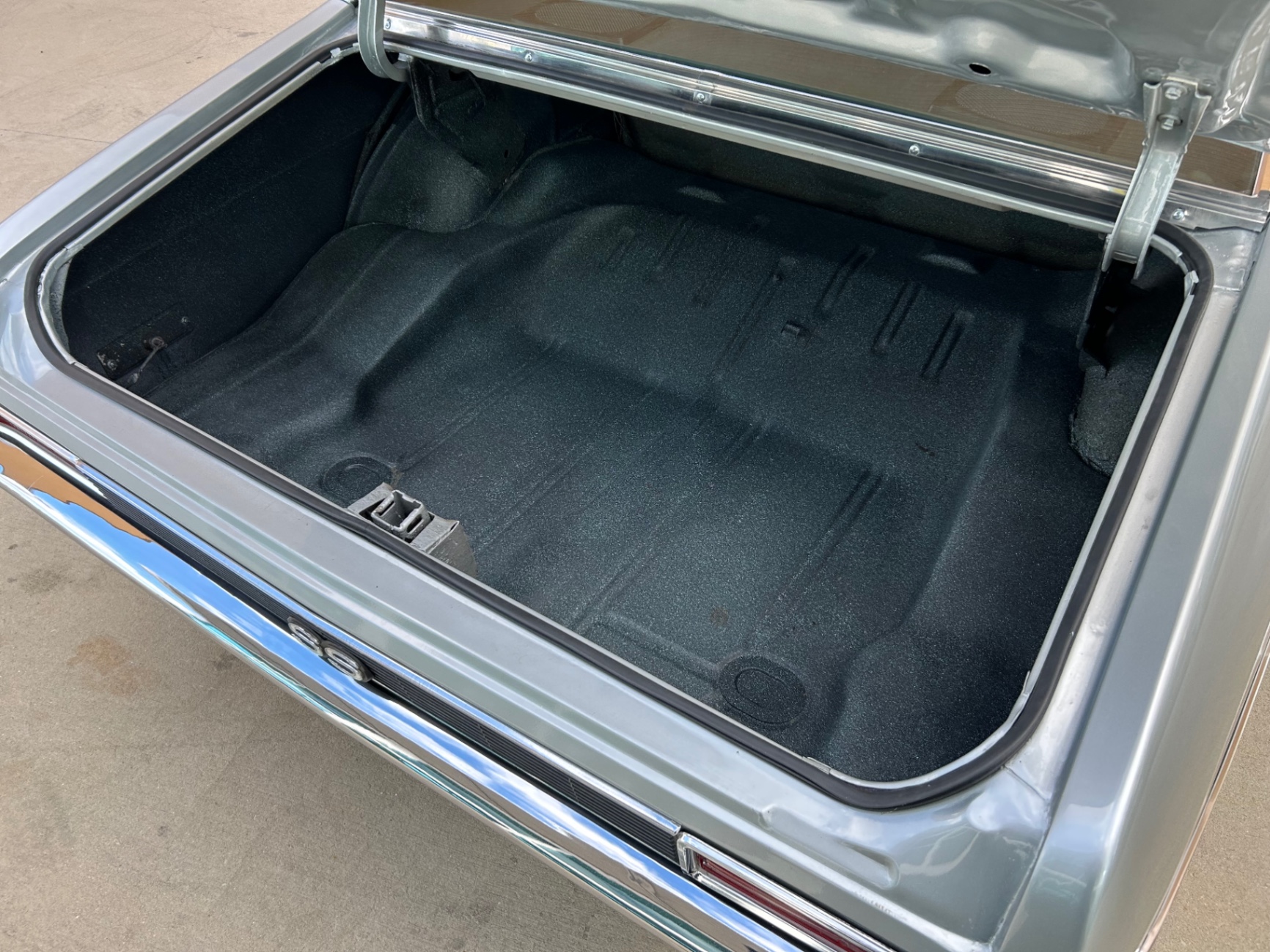 Vehicle photo 7