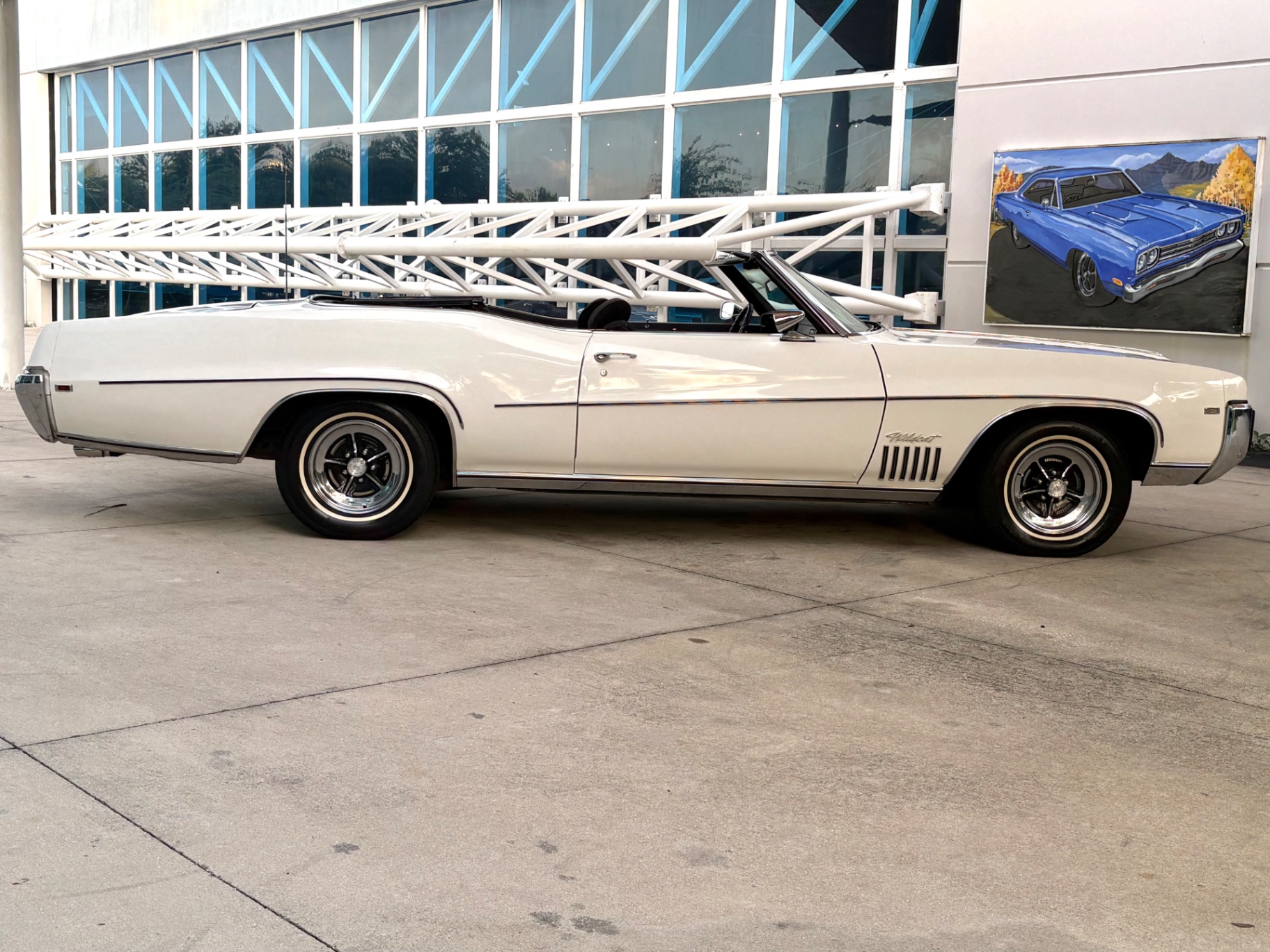 Vehicle photo 5