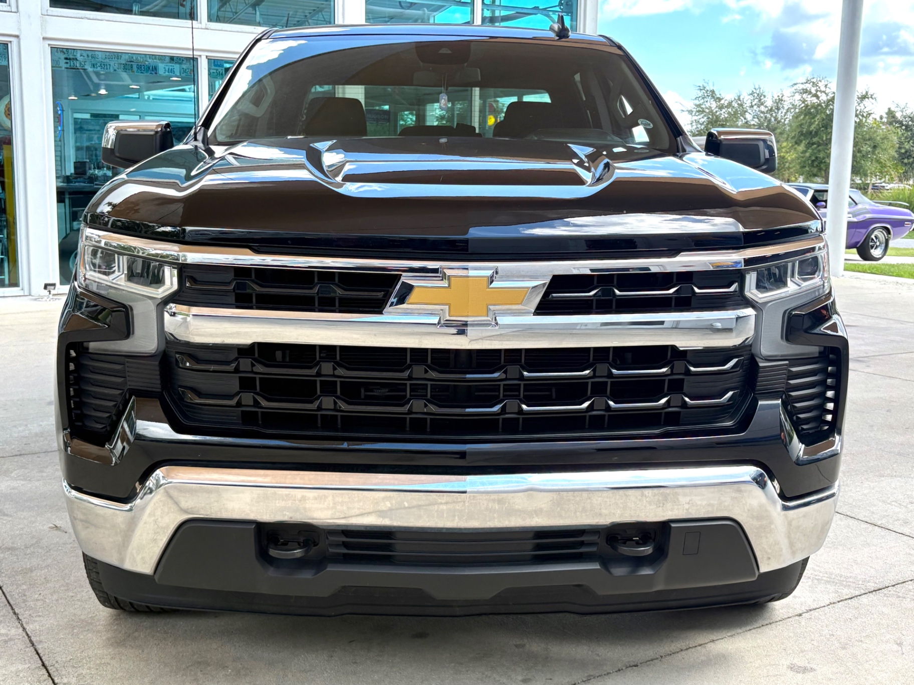 Vehicle photo 2