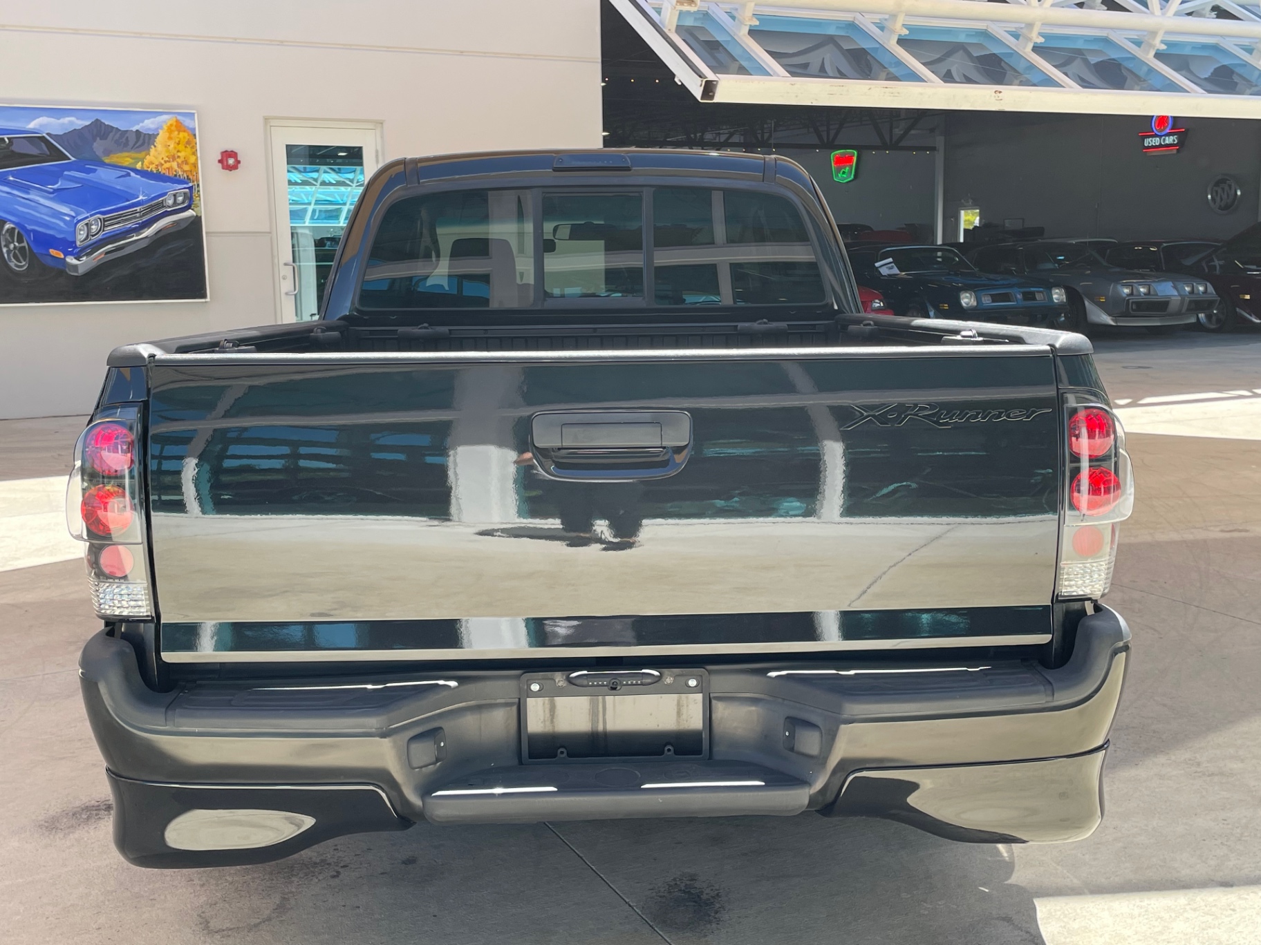 Vehicle photo 11