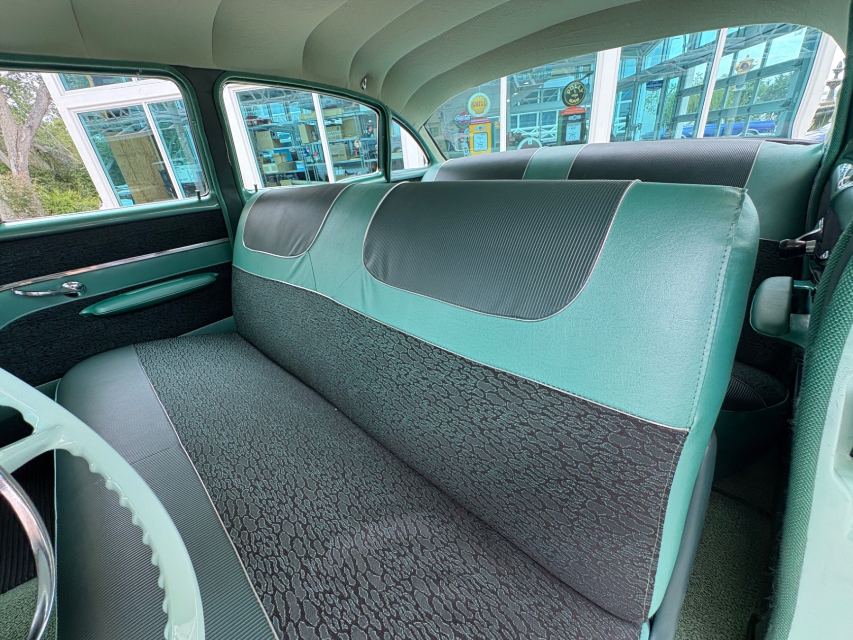 Vehicle photo 35