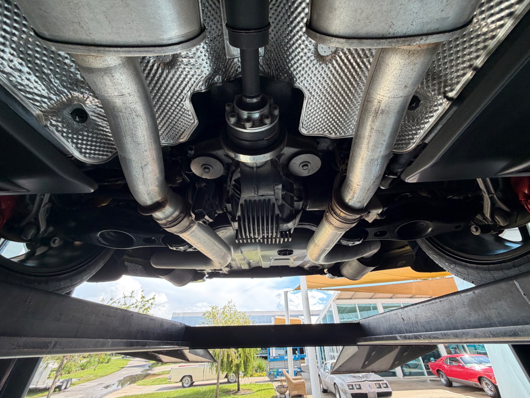 Vehicle photo 55