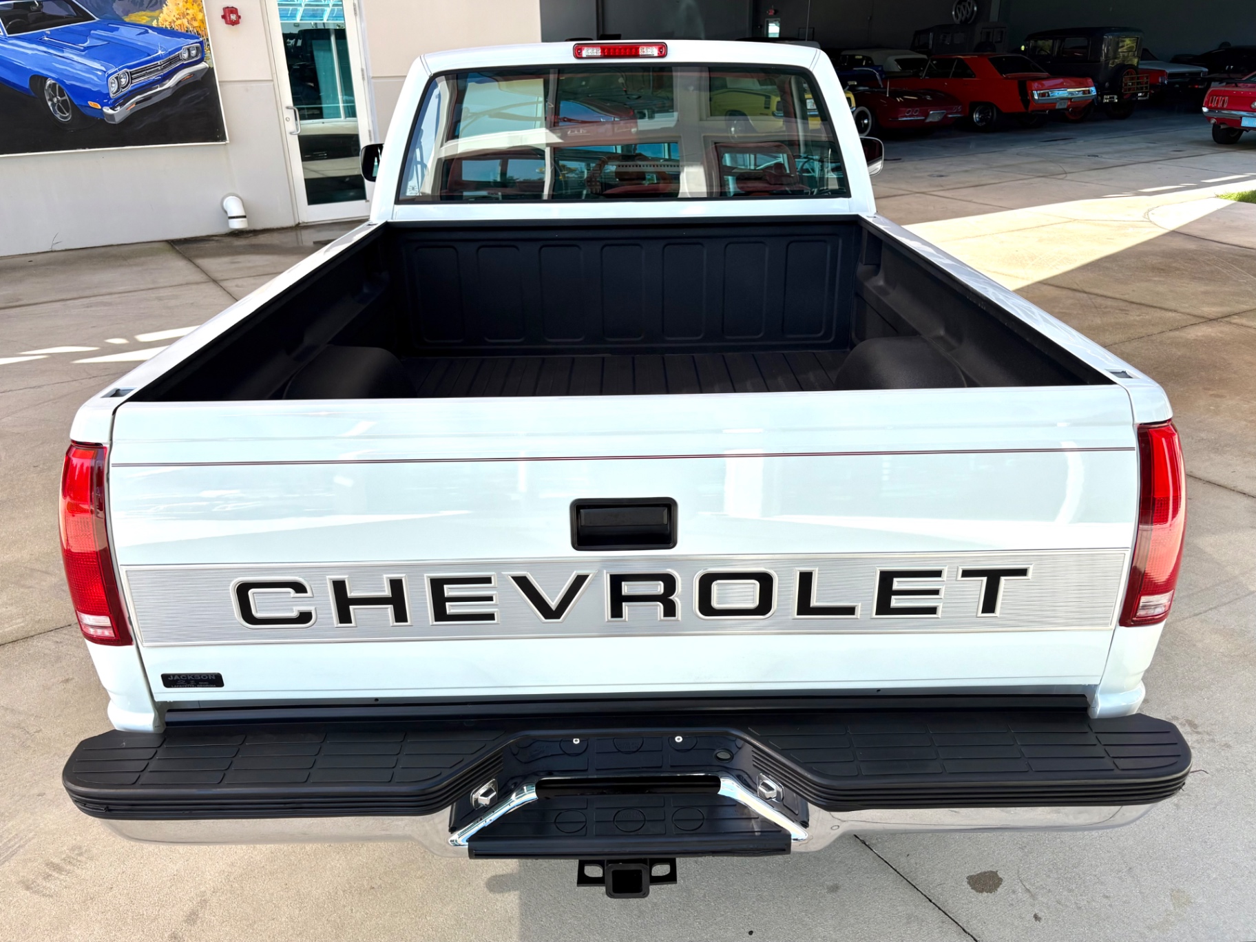 Vehicle photo 7