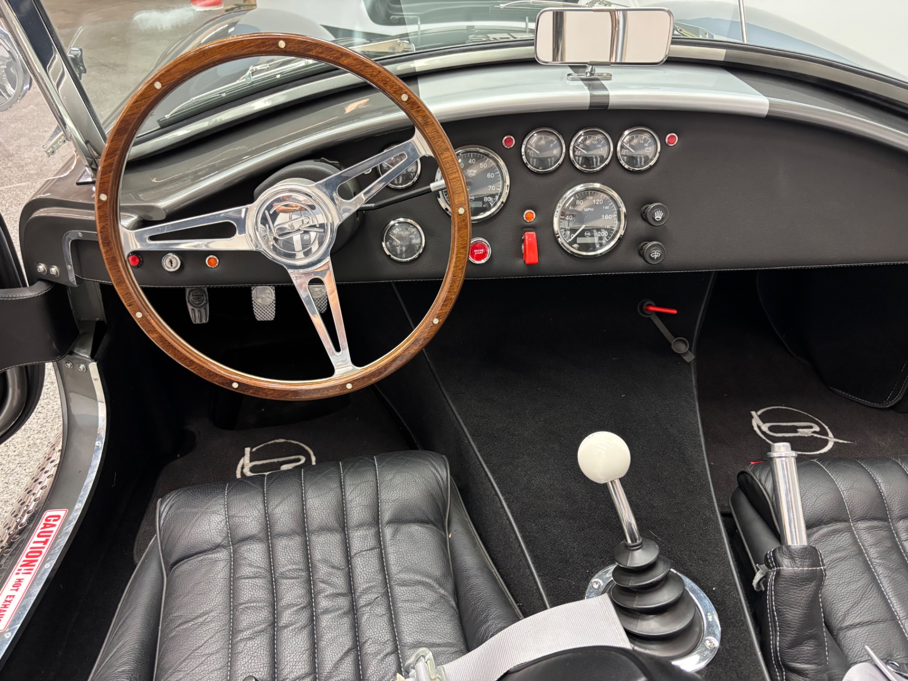 Vehicle photo 30