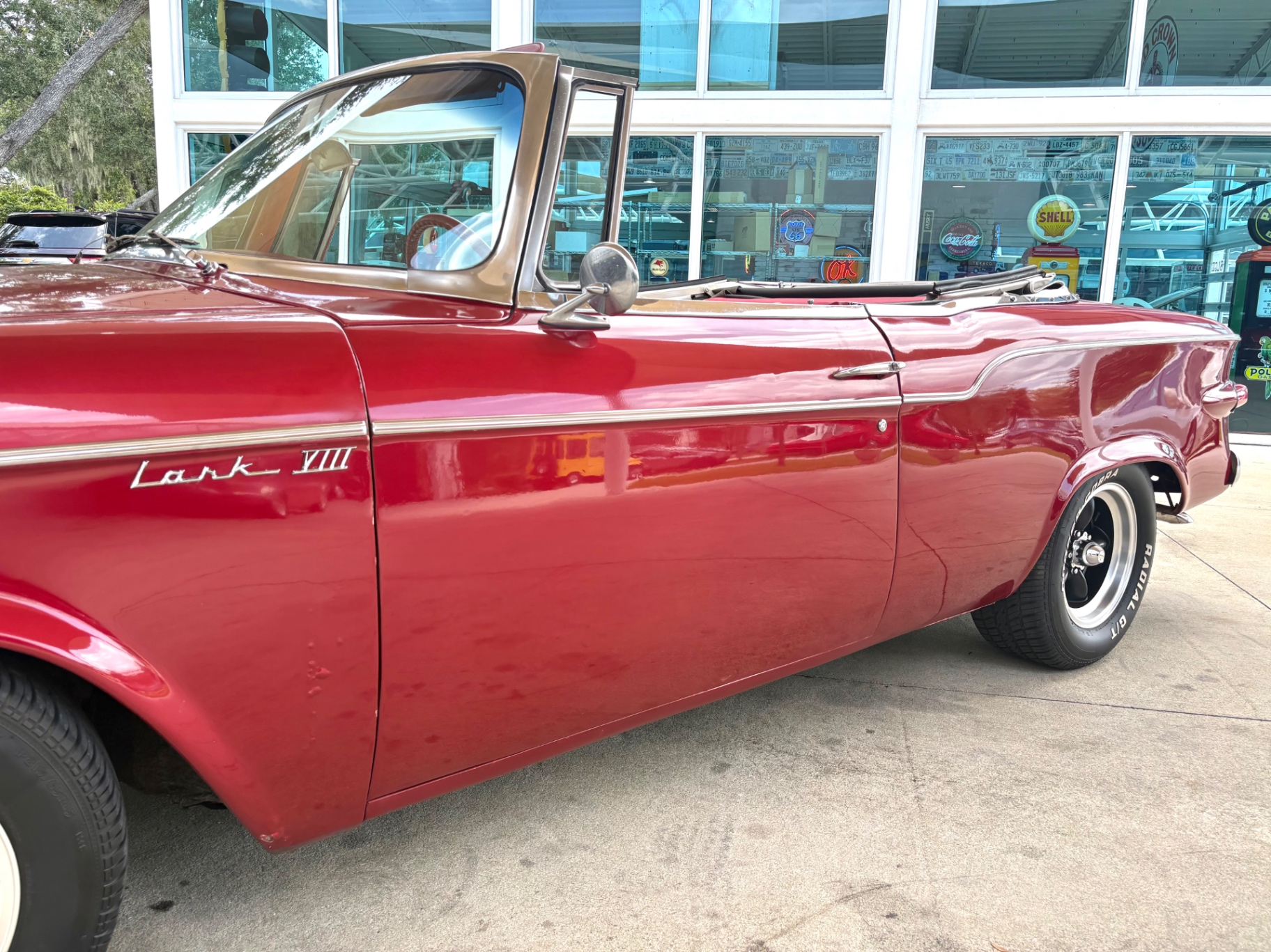 Vehicle photo 13