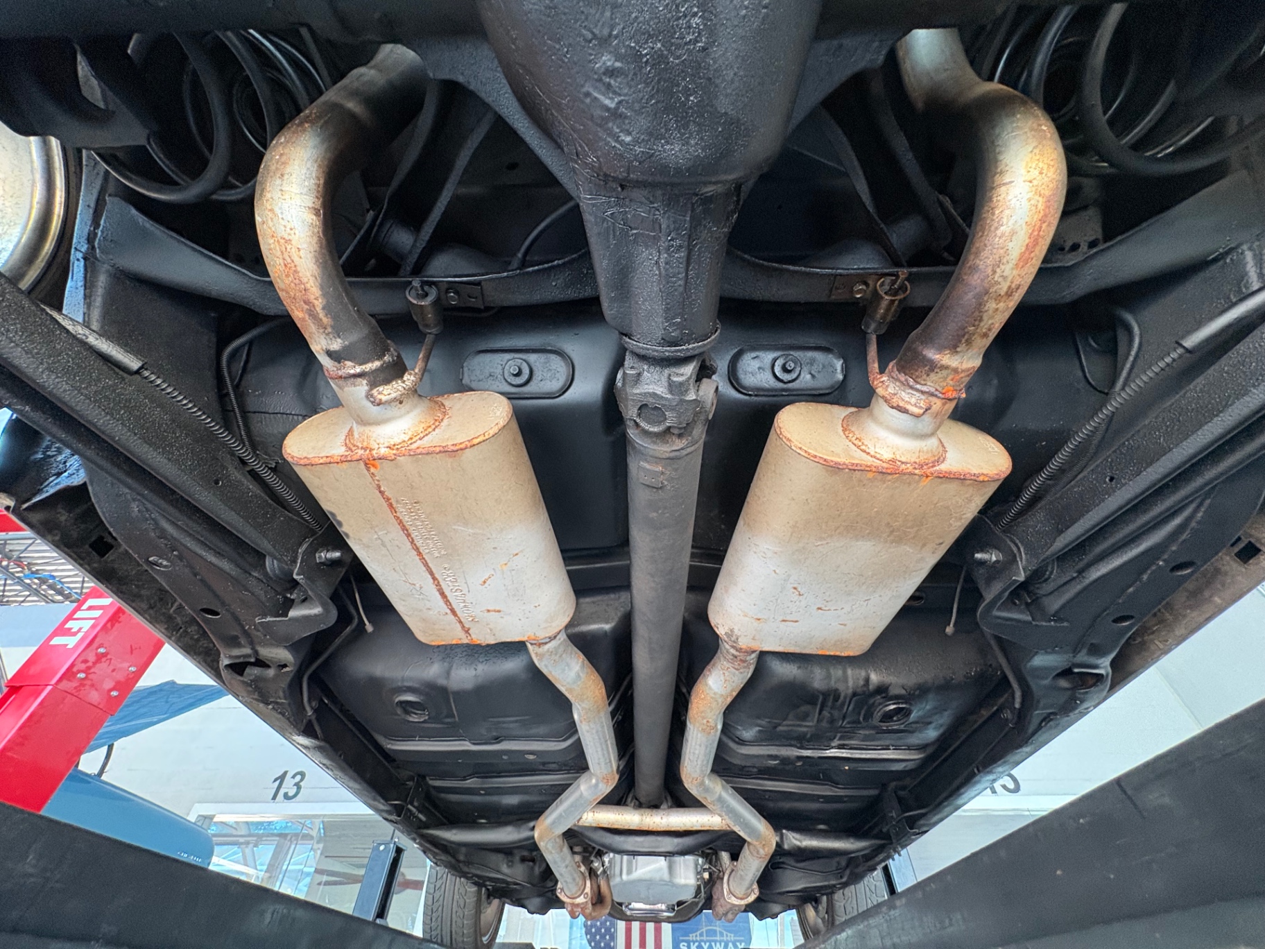 Vehicle photo 54