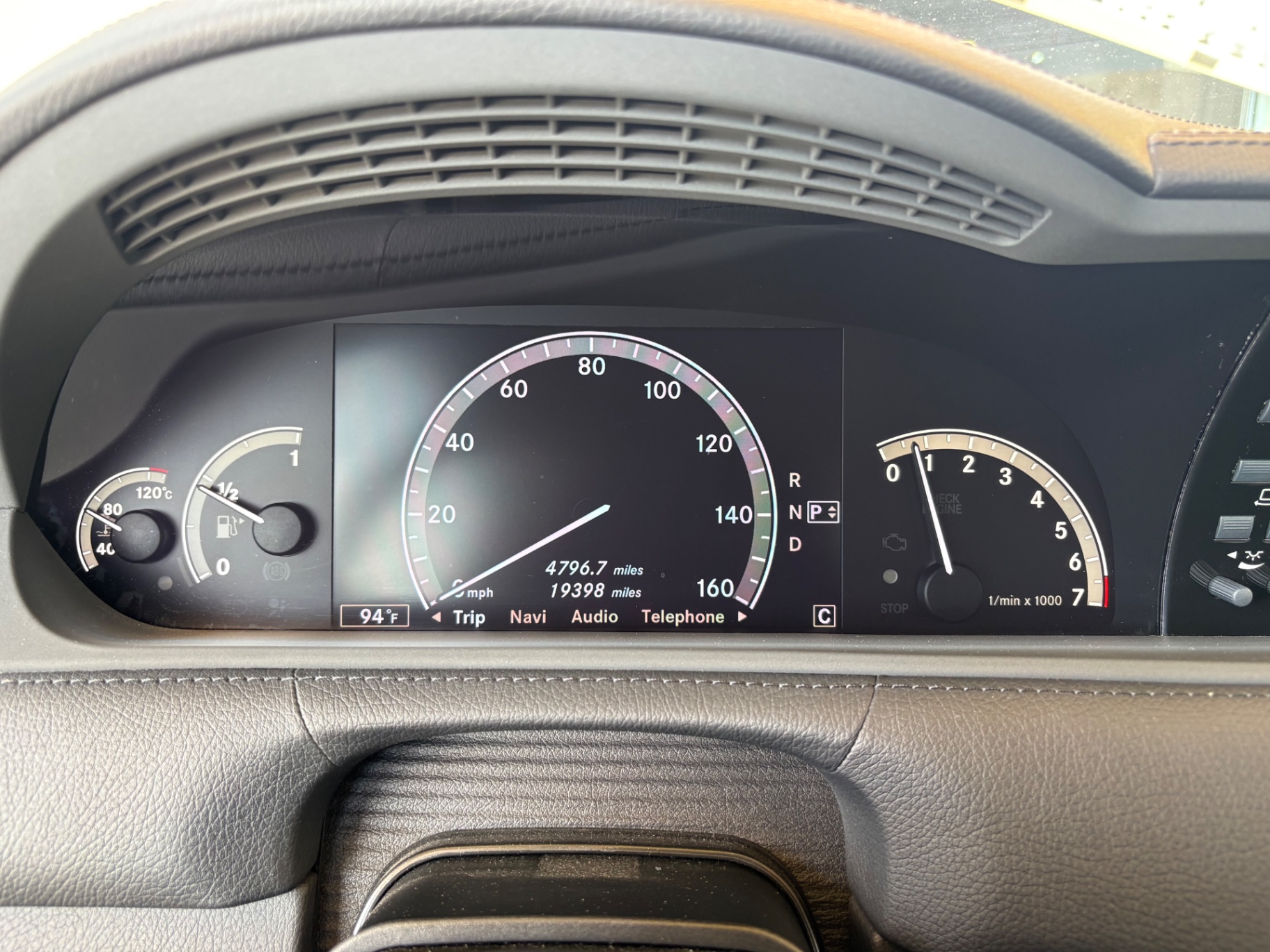 Vehicle photo 34